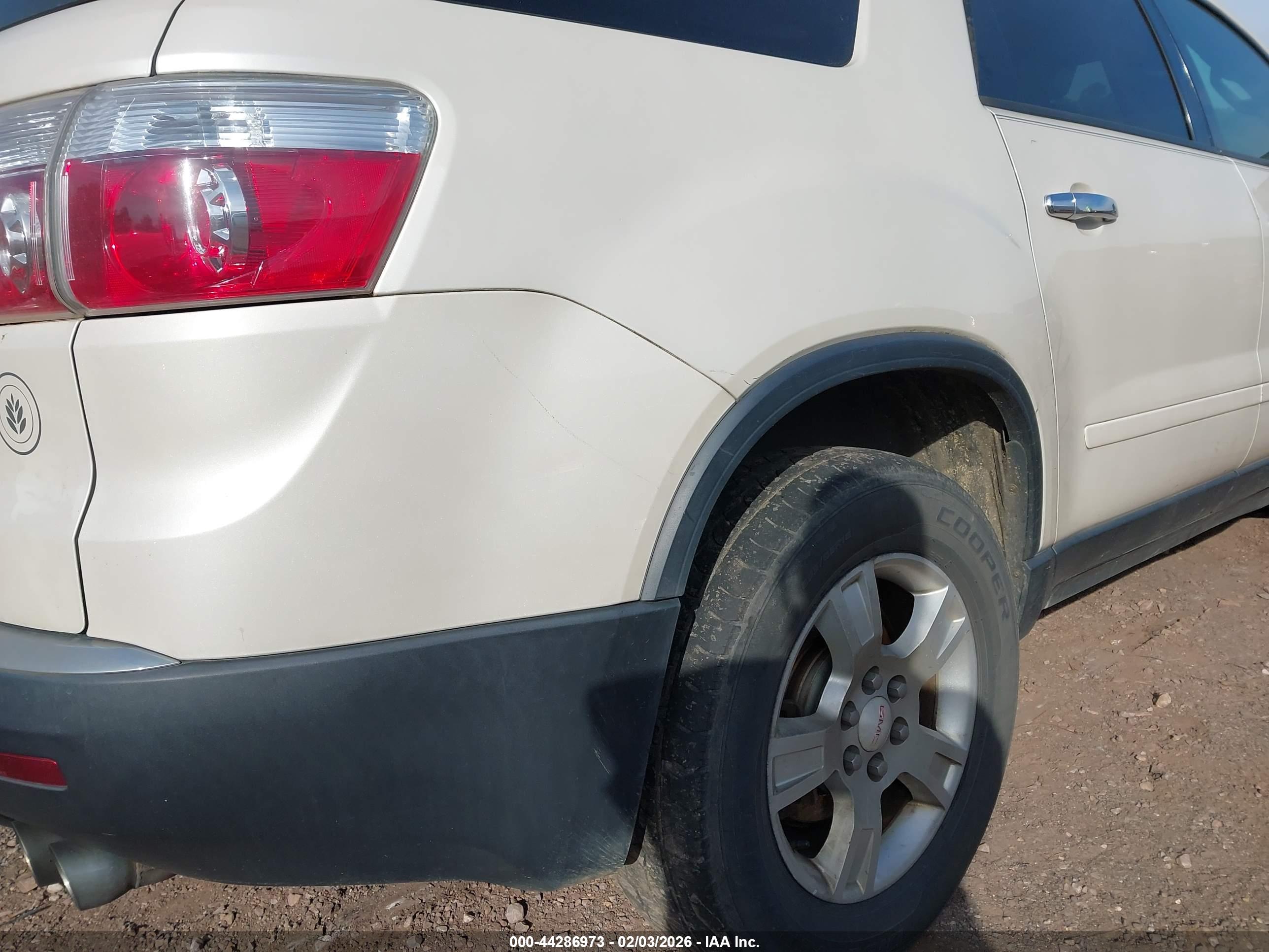 GMC ACADIA image 6