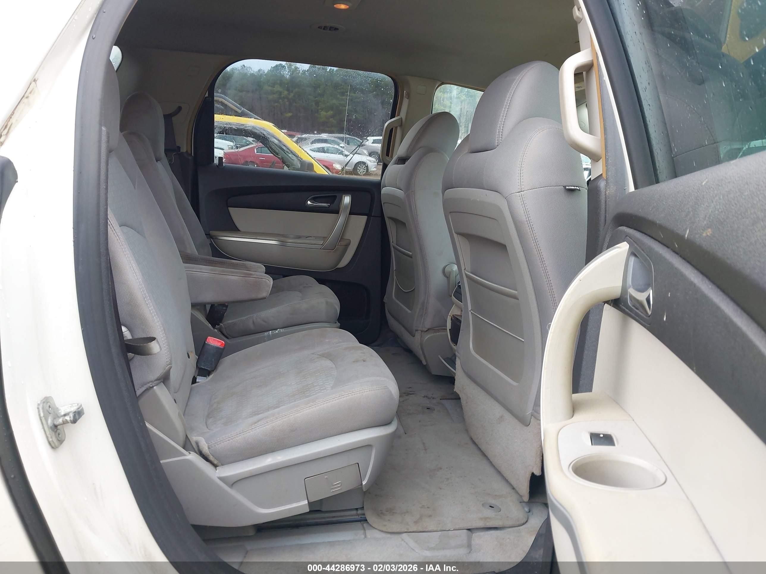 GMC ACADIA image 8