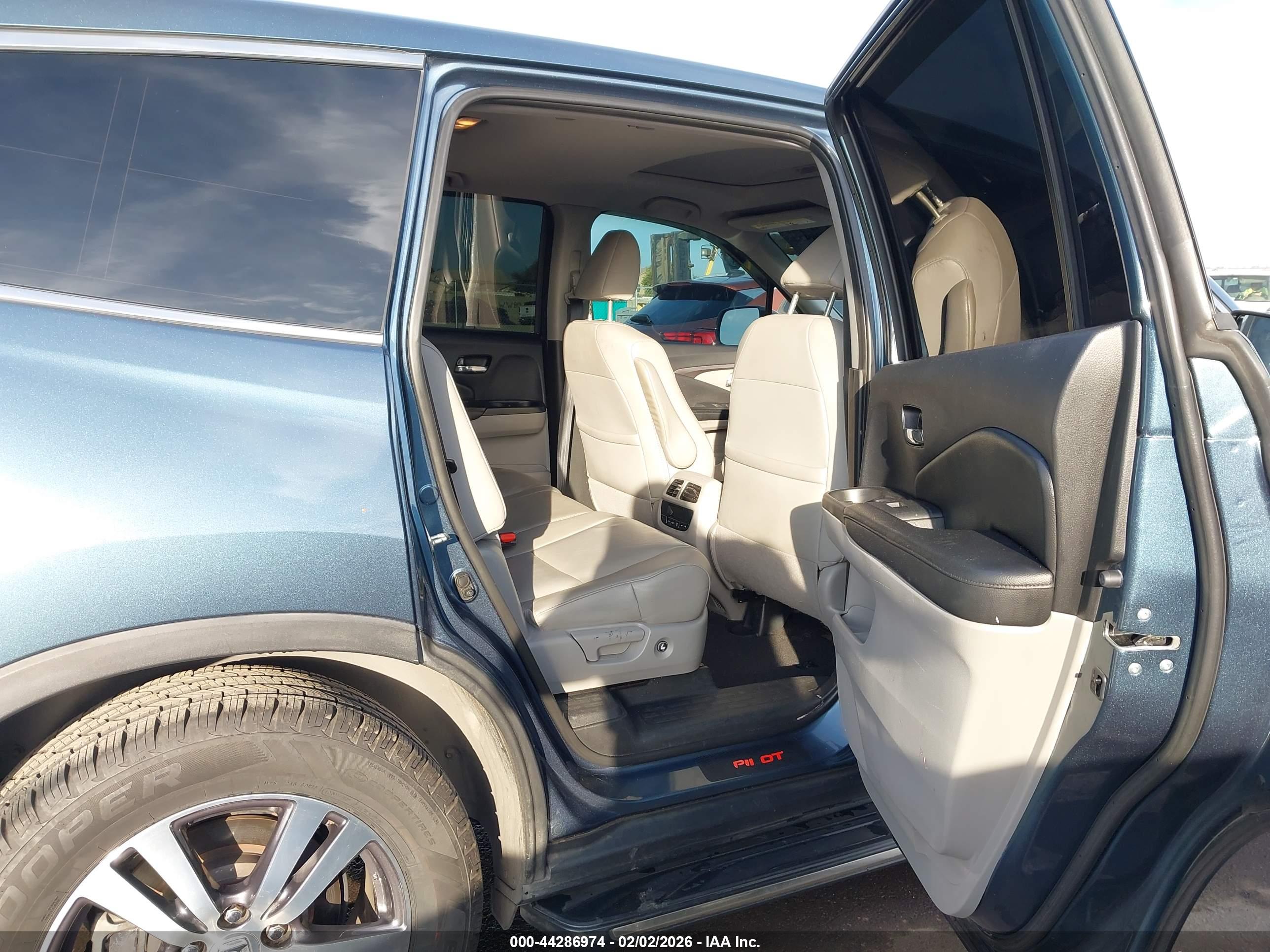 HONDA PILOT image 8