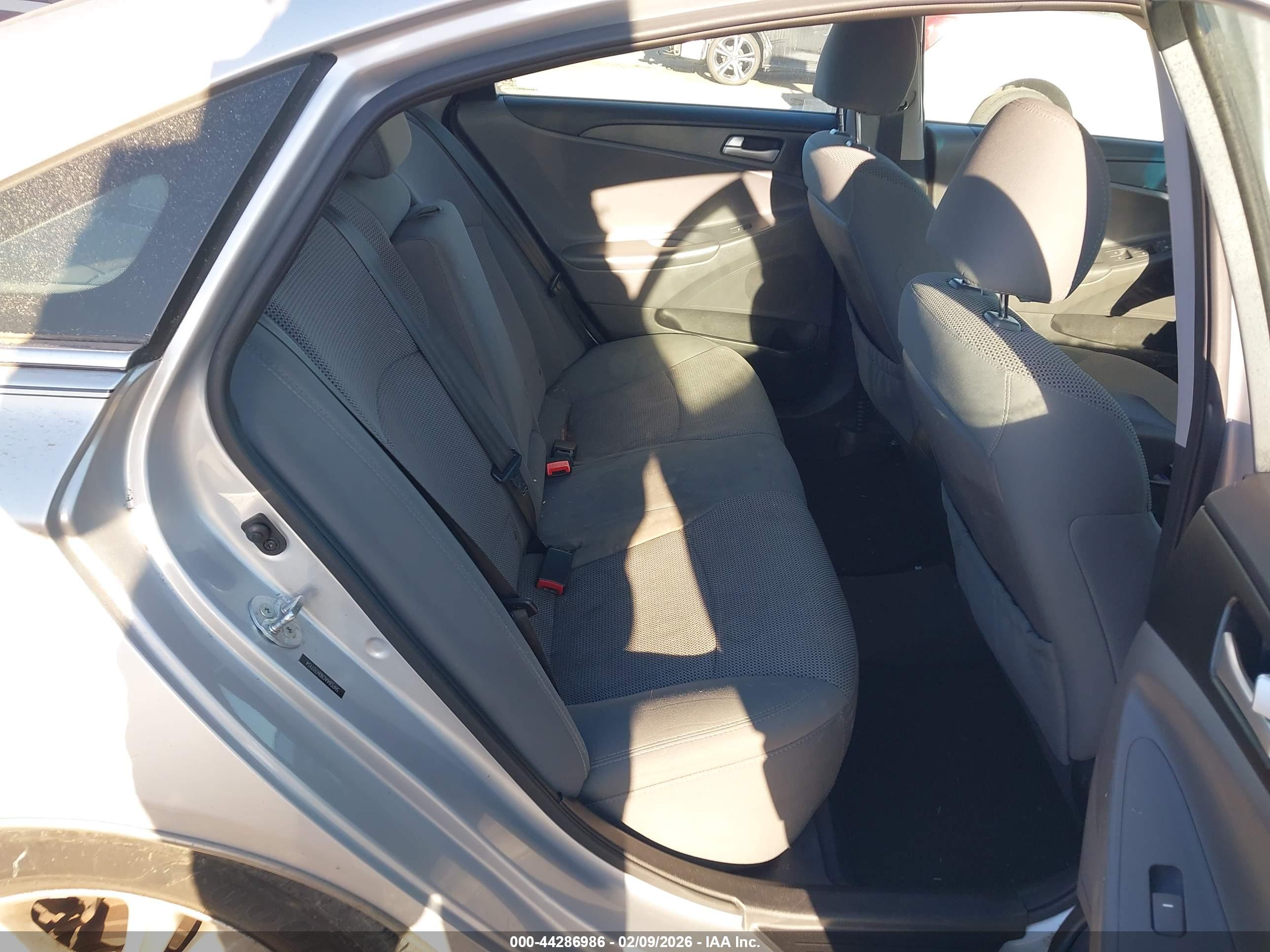 HYUNDAI SONATA image 8