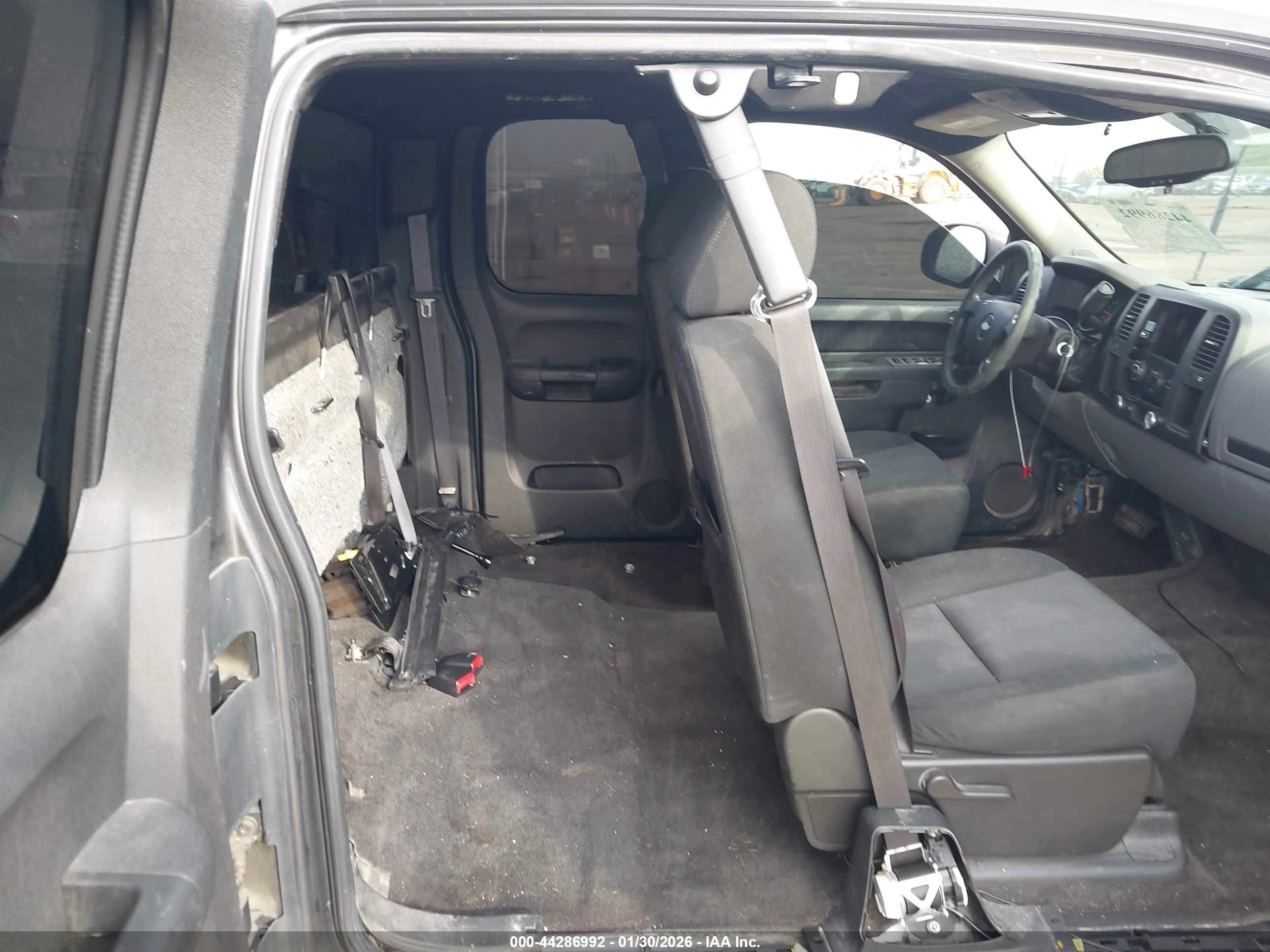CHEVROLET SILVERADO image 8