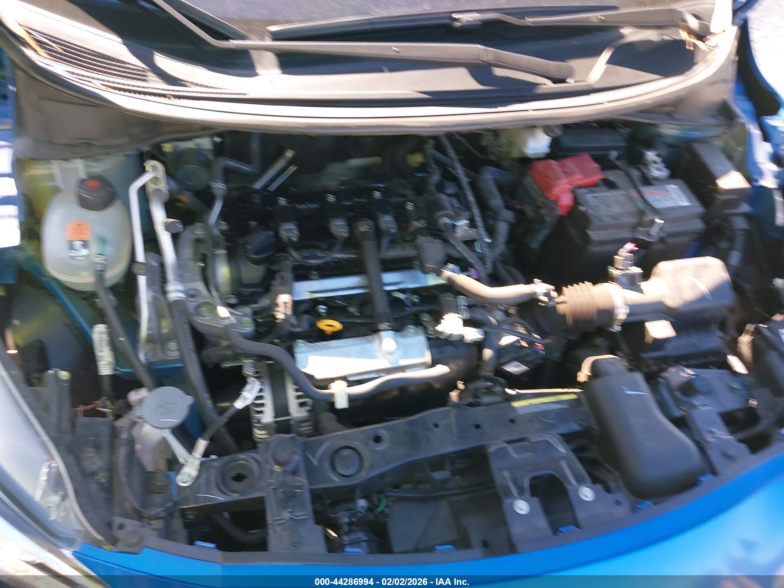 NISSAN VERSA image 10
