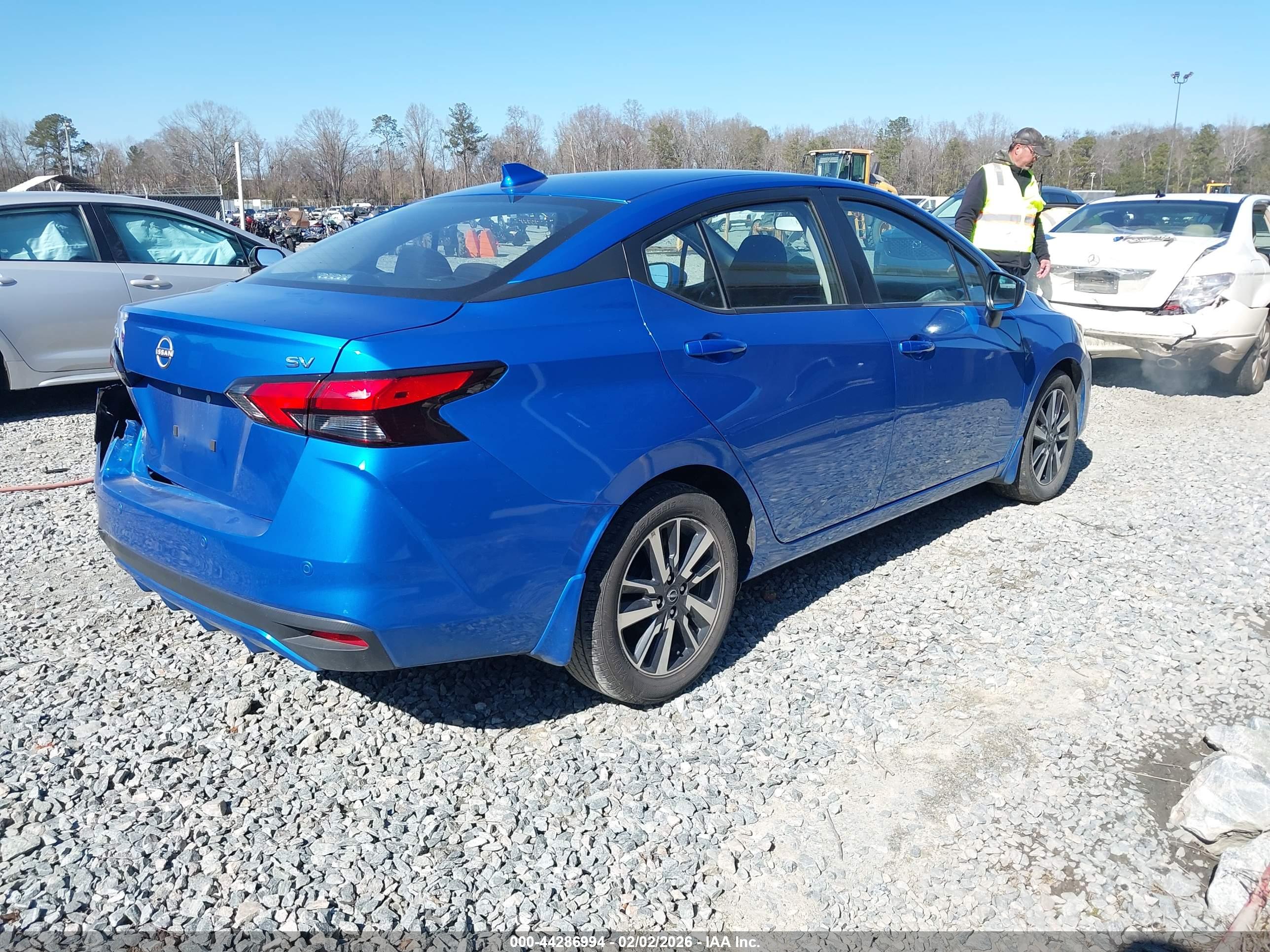 NISSAN VERSA image 4