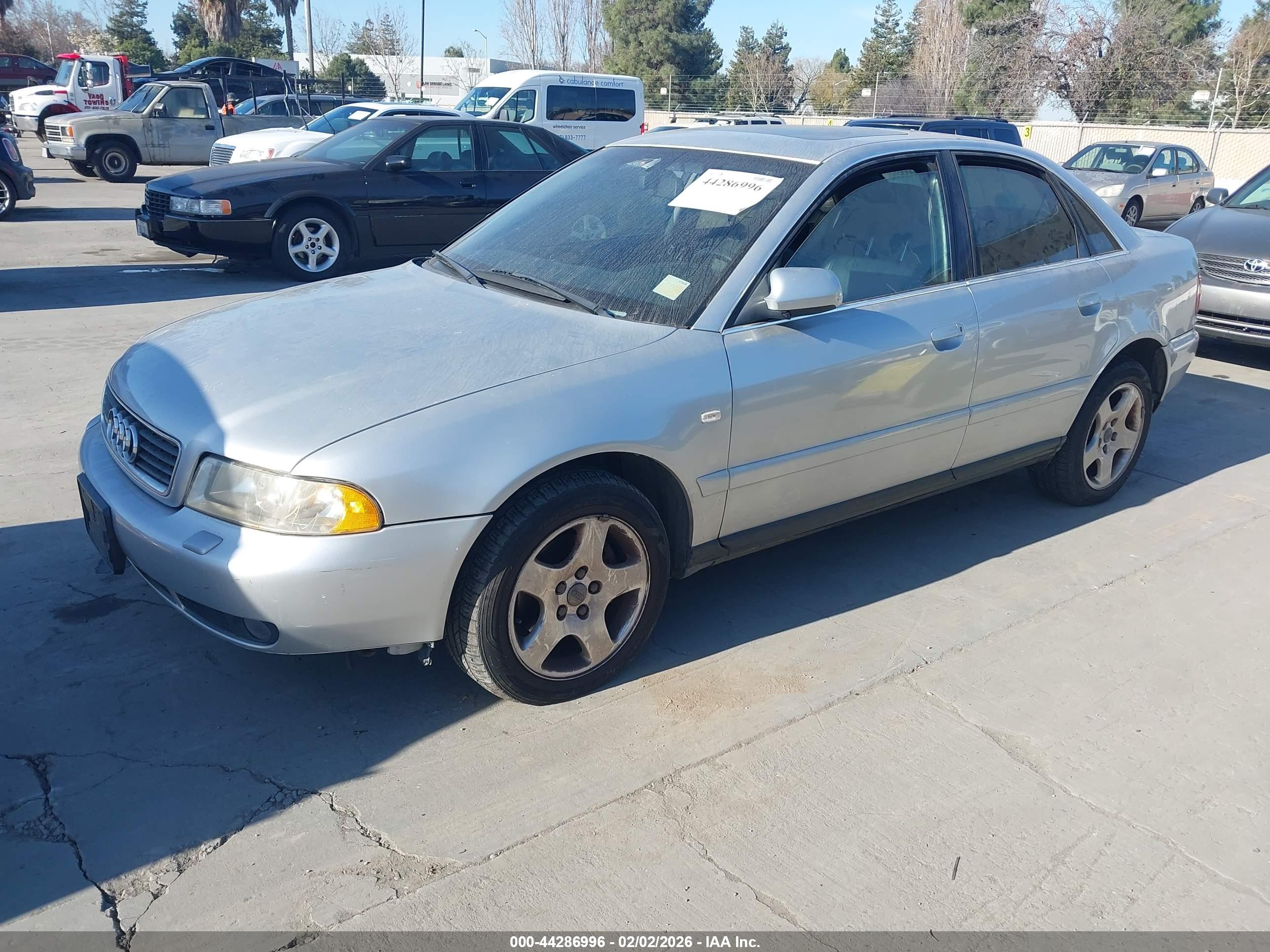 AUDI A4 image 2