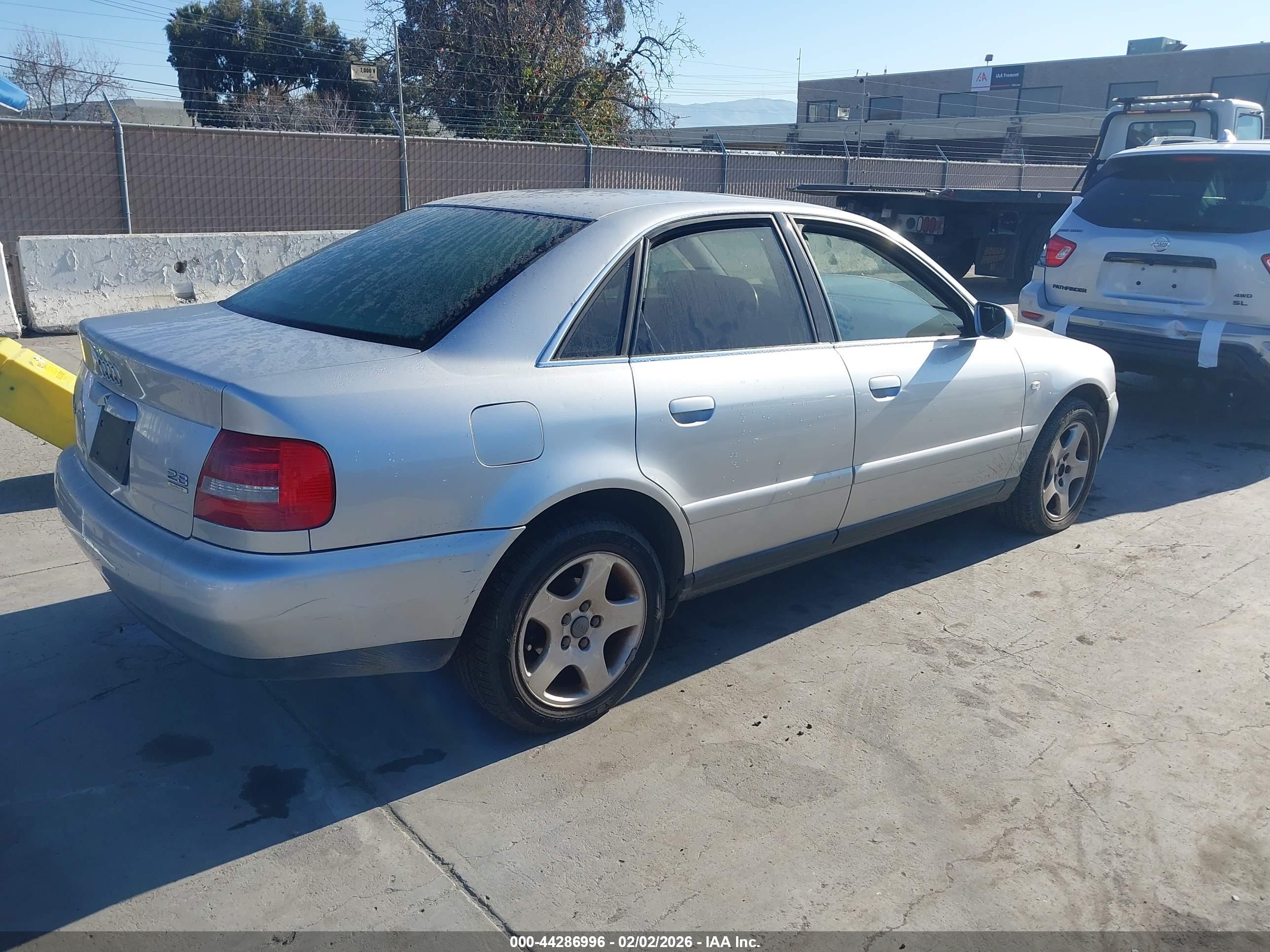 AUDI A4 image 4