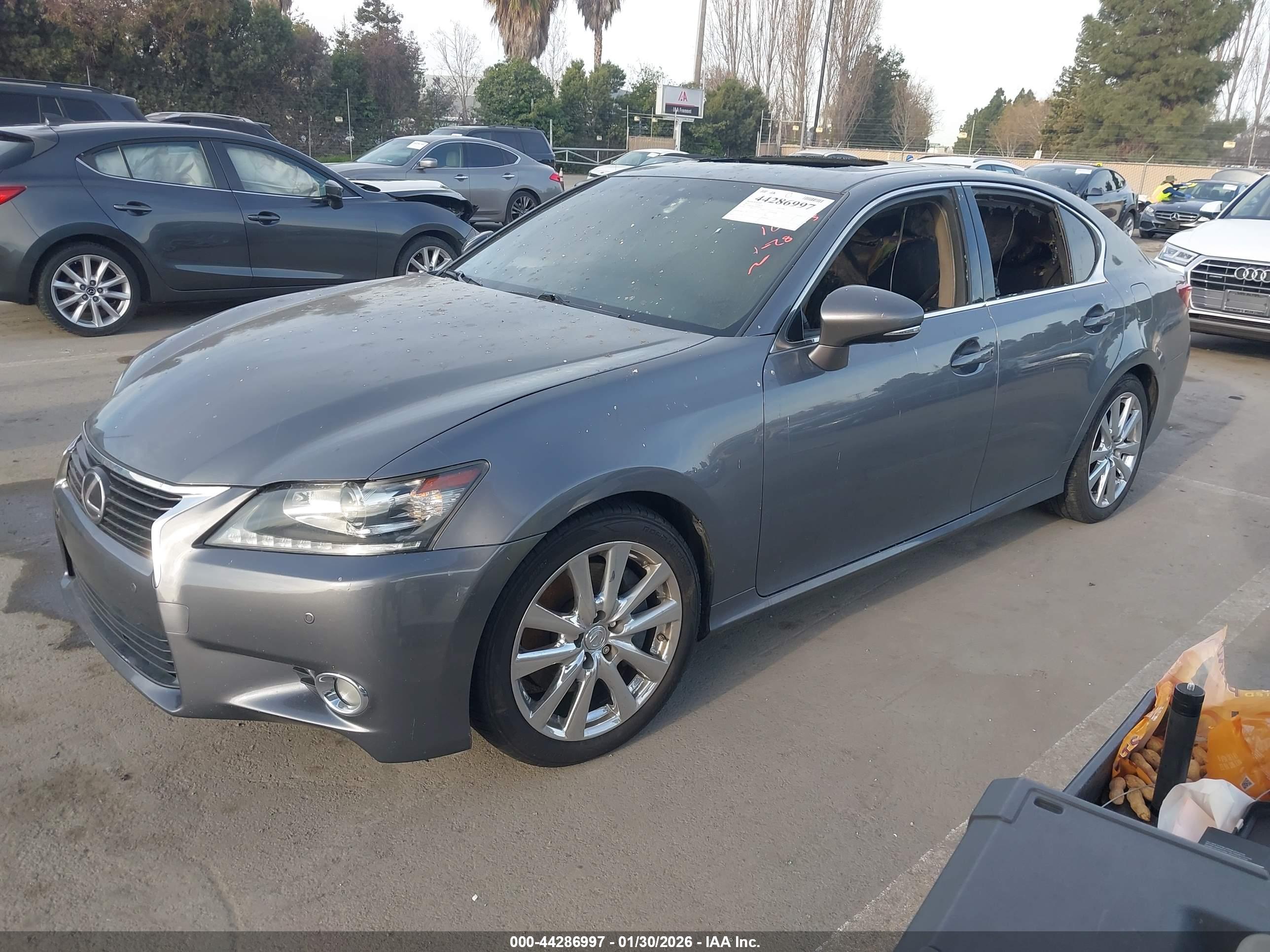 LEXUS GS image 2