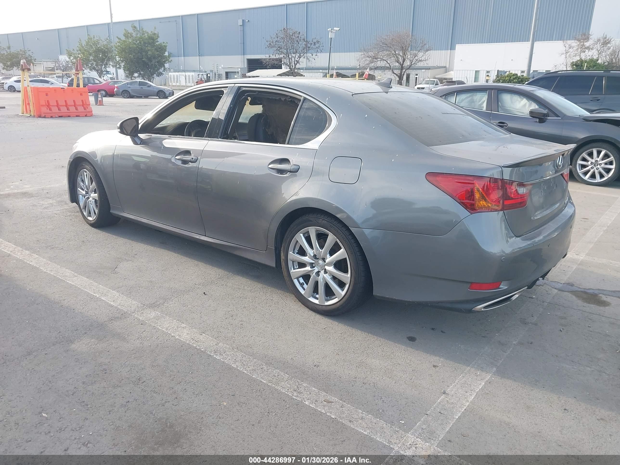 LEXUS GS image 3