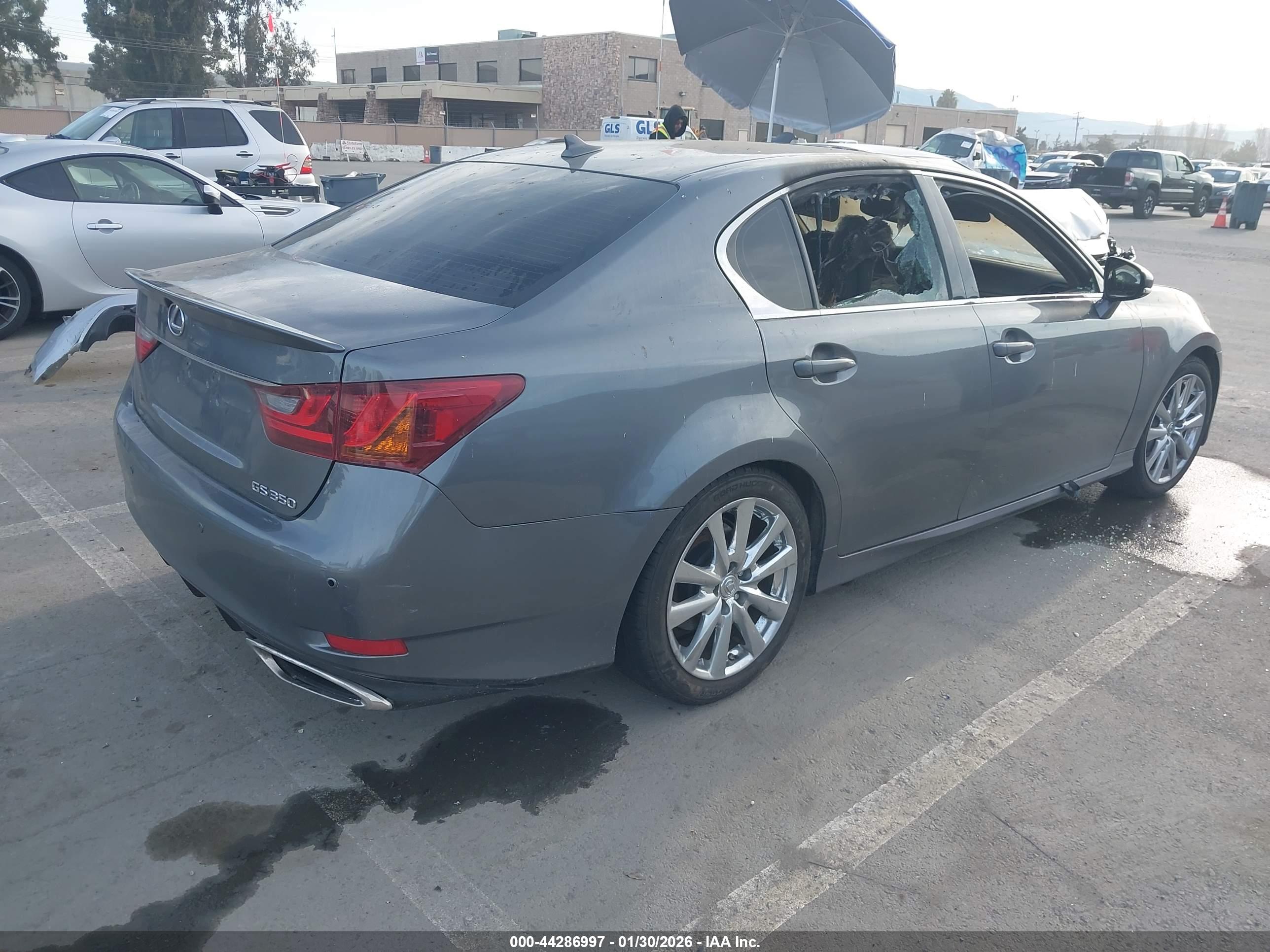 LEXUS GS image 4