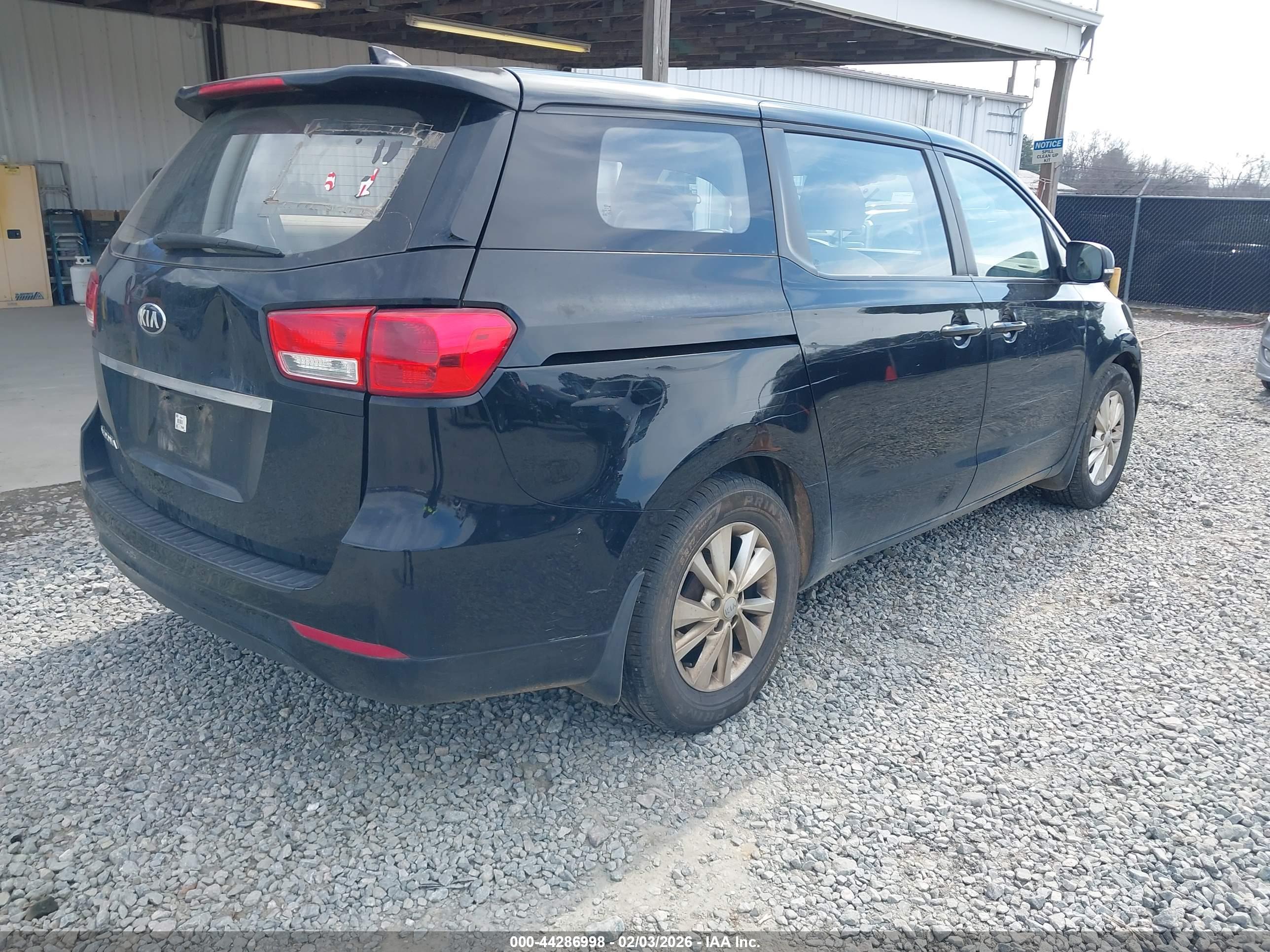 KIA SEDONA image 4