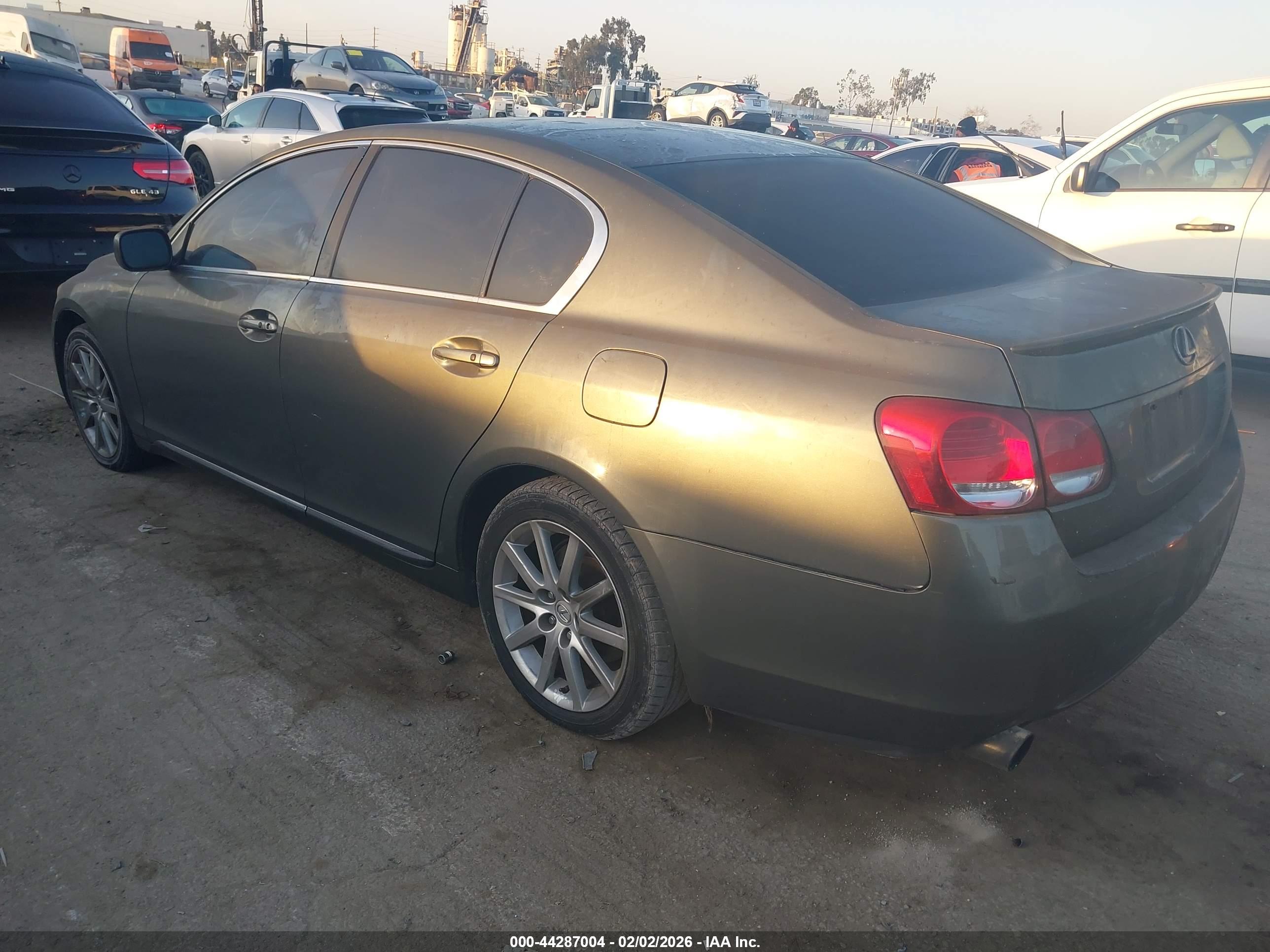 LEXUS GS image 3
