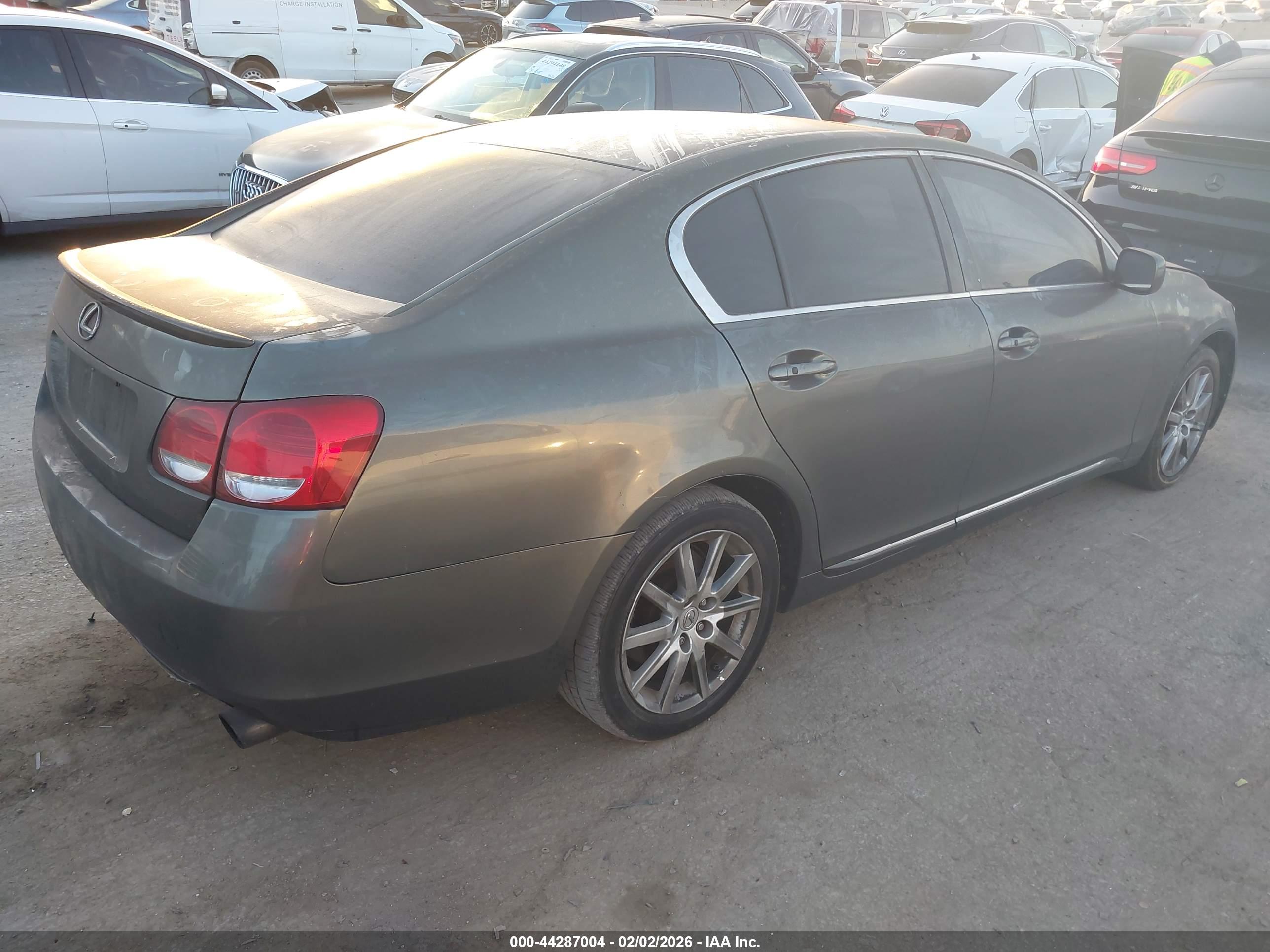 LEXUS GS image 4