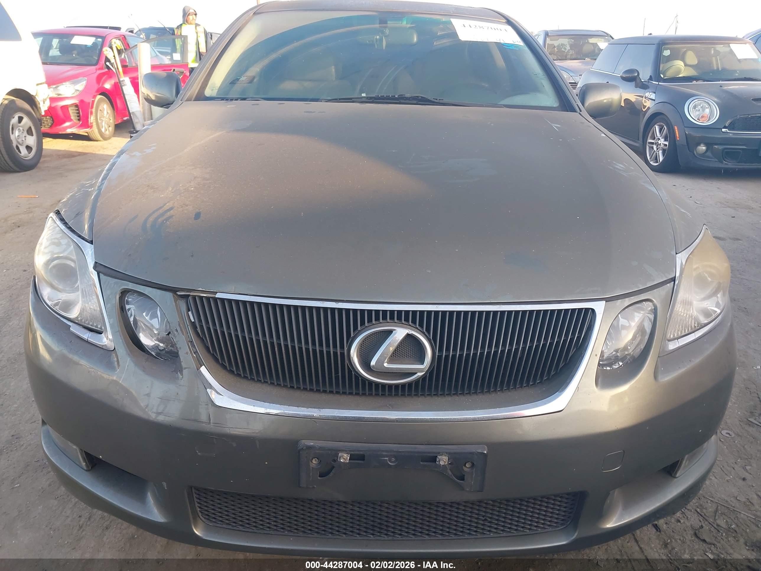 LEXUS GS image 6