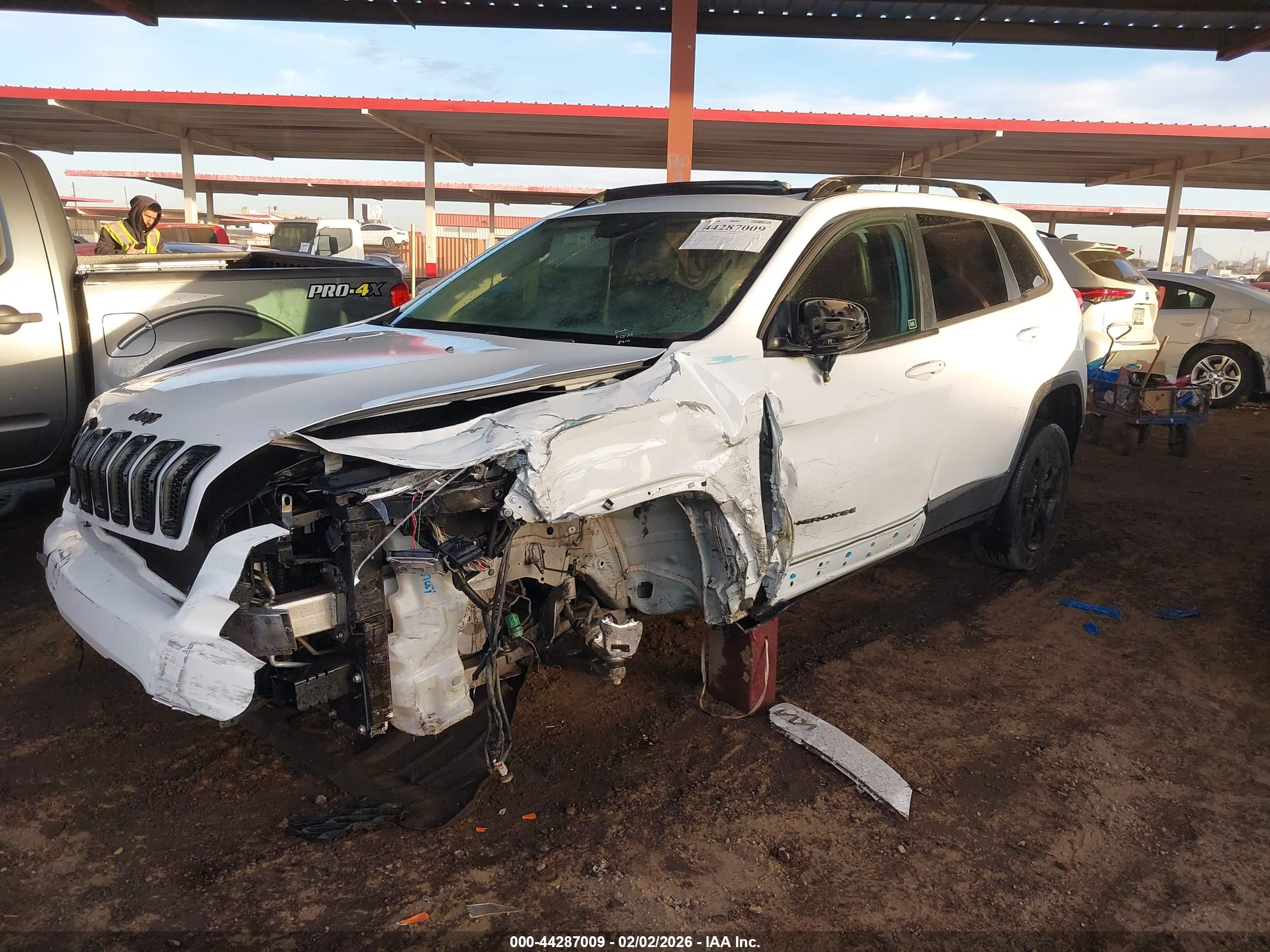 JEEP CHEROKEE image 2