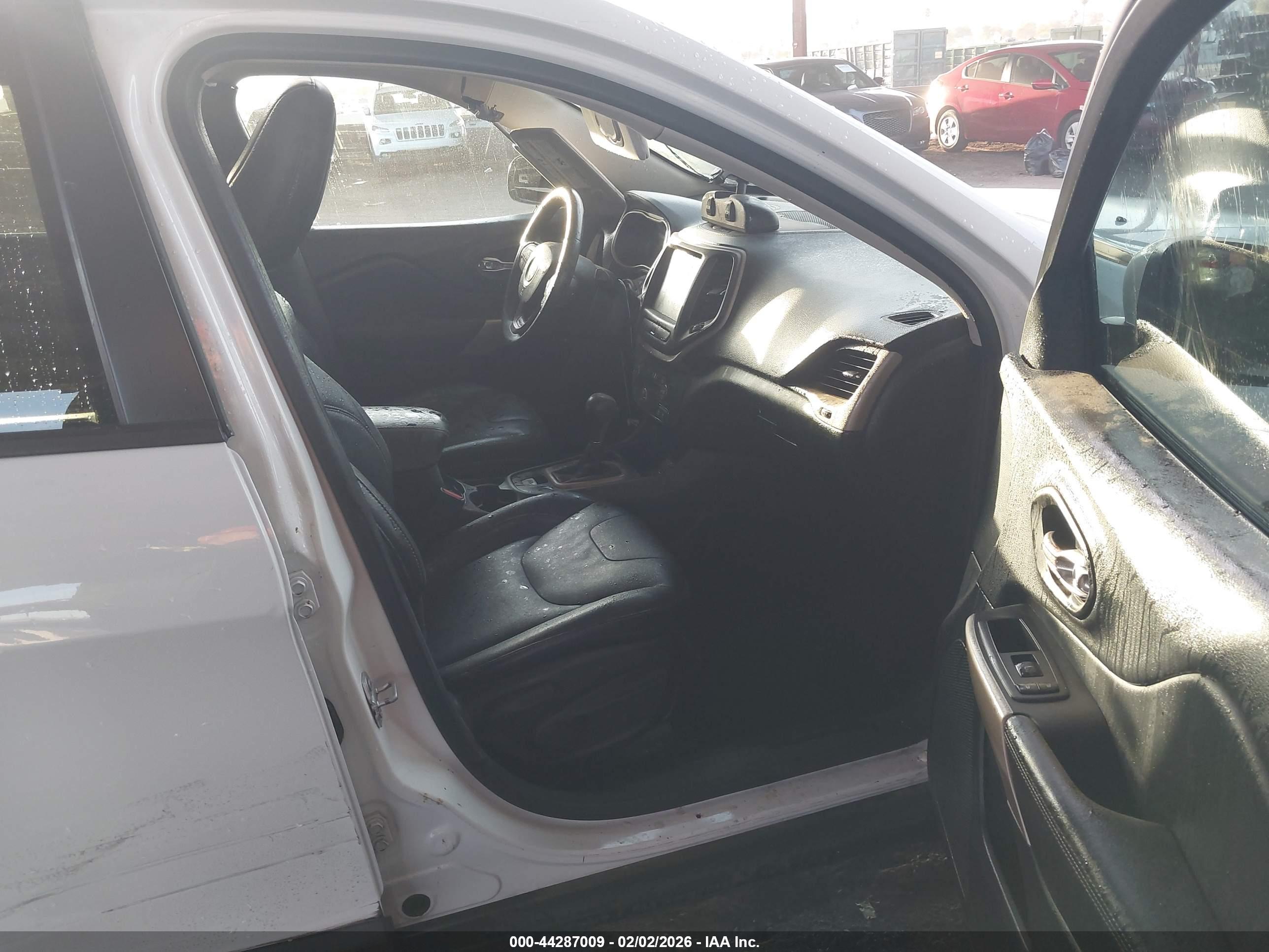JEEP CHEROKEE image 5