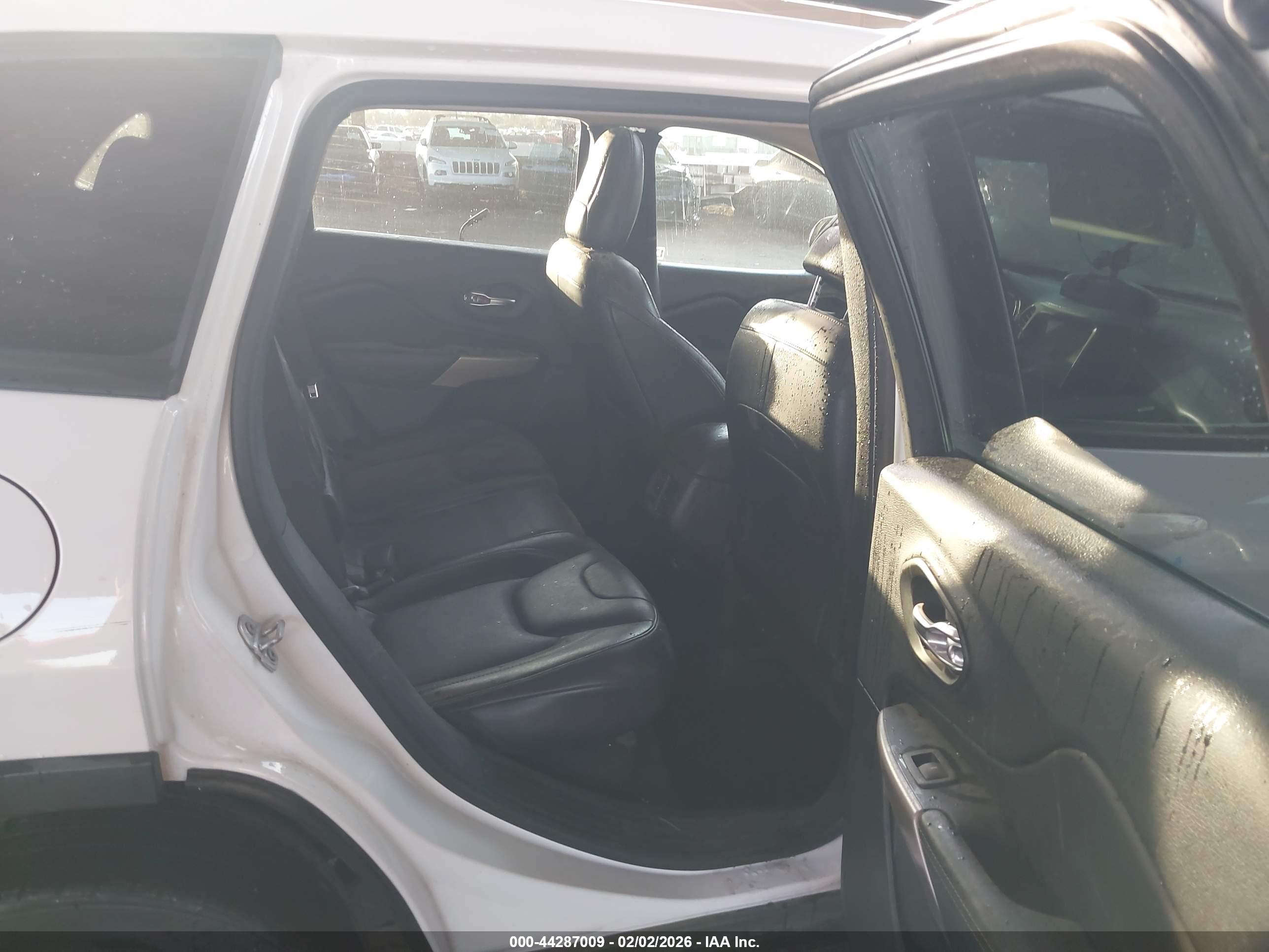 JEEP CHEROKEE image 8