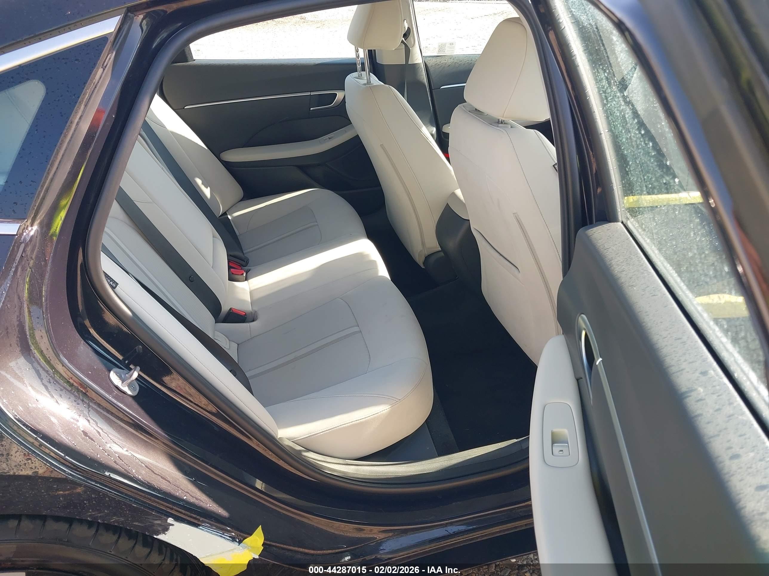 HYUNDAI SONATA image 8