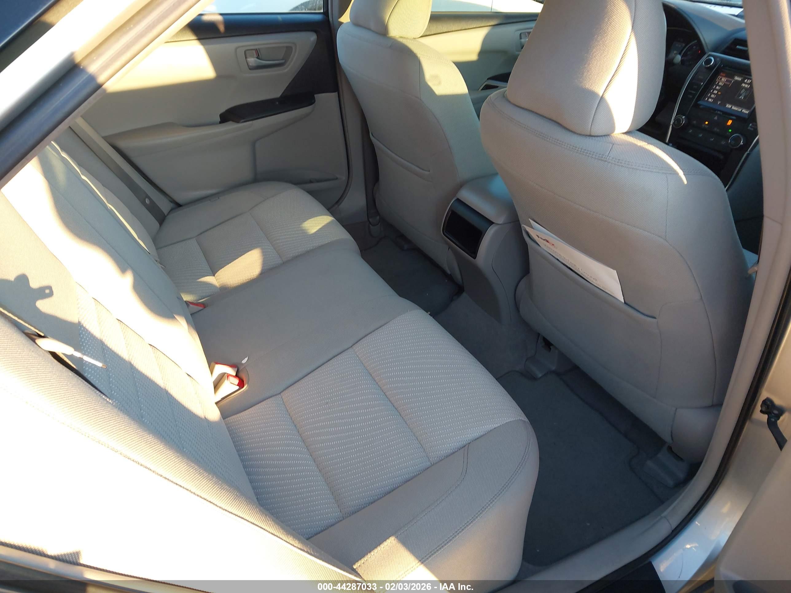TOYOTA CAMRY image 8