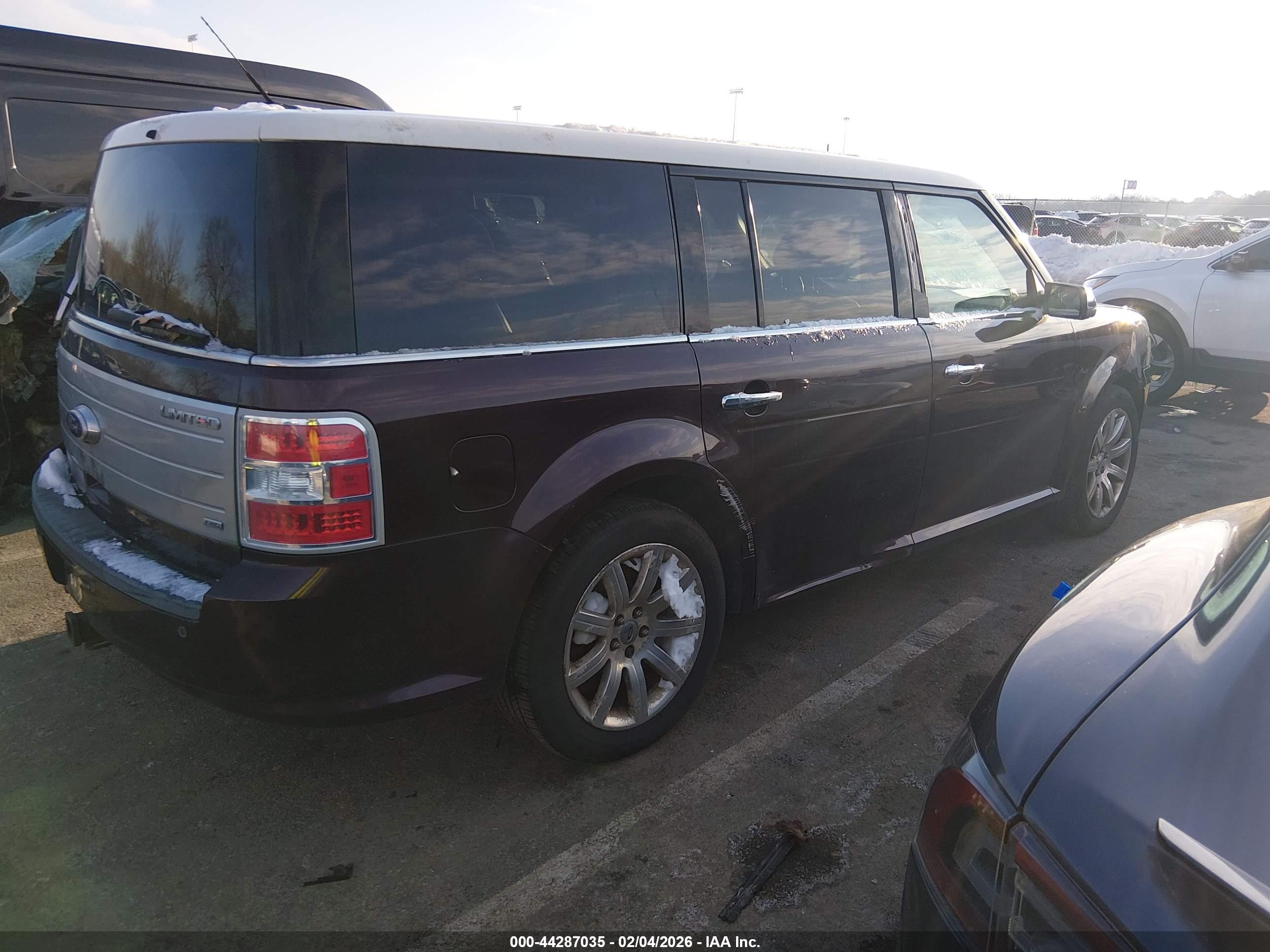 FORD FLEX image 4