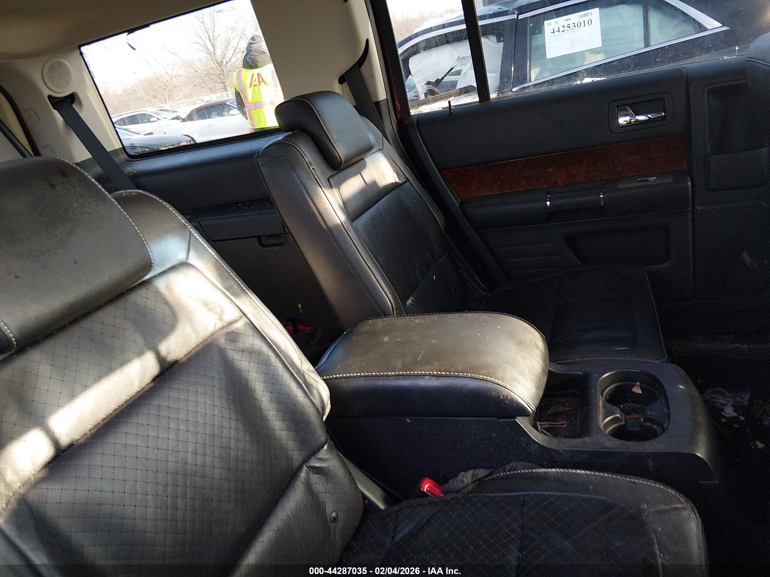 FORD FLEX image 8