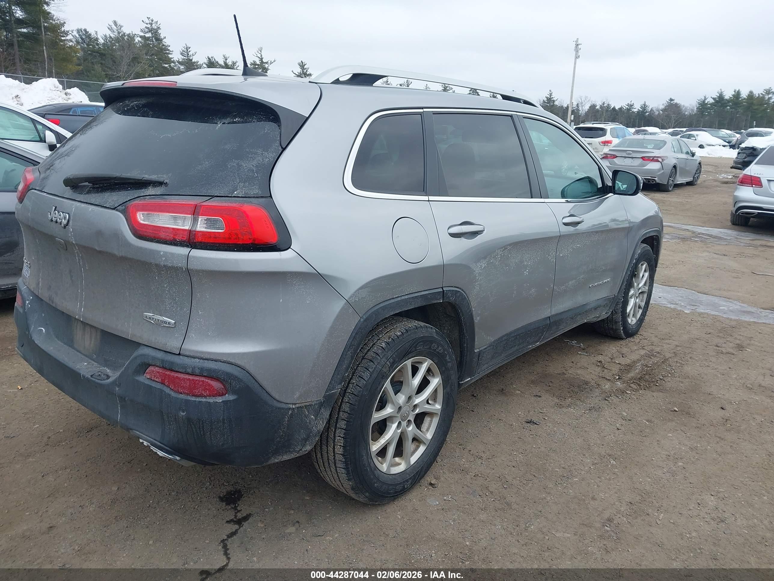 JEEP CHEROKEE image 4