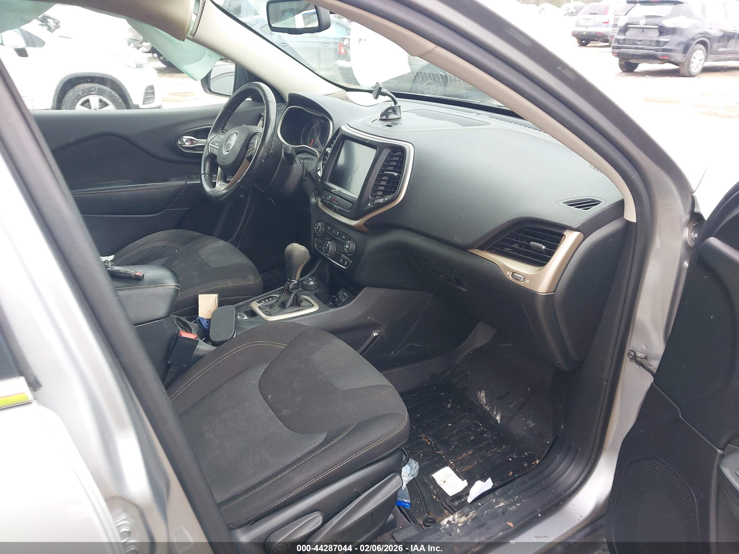 JEEP CHEROKEE image 5