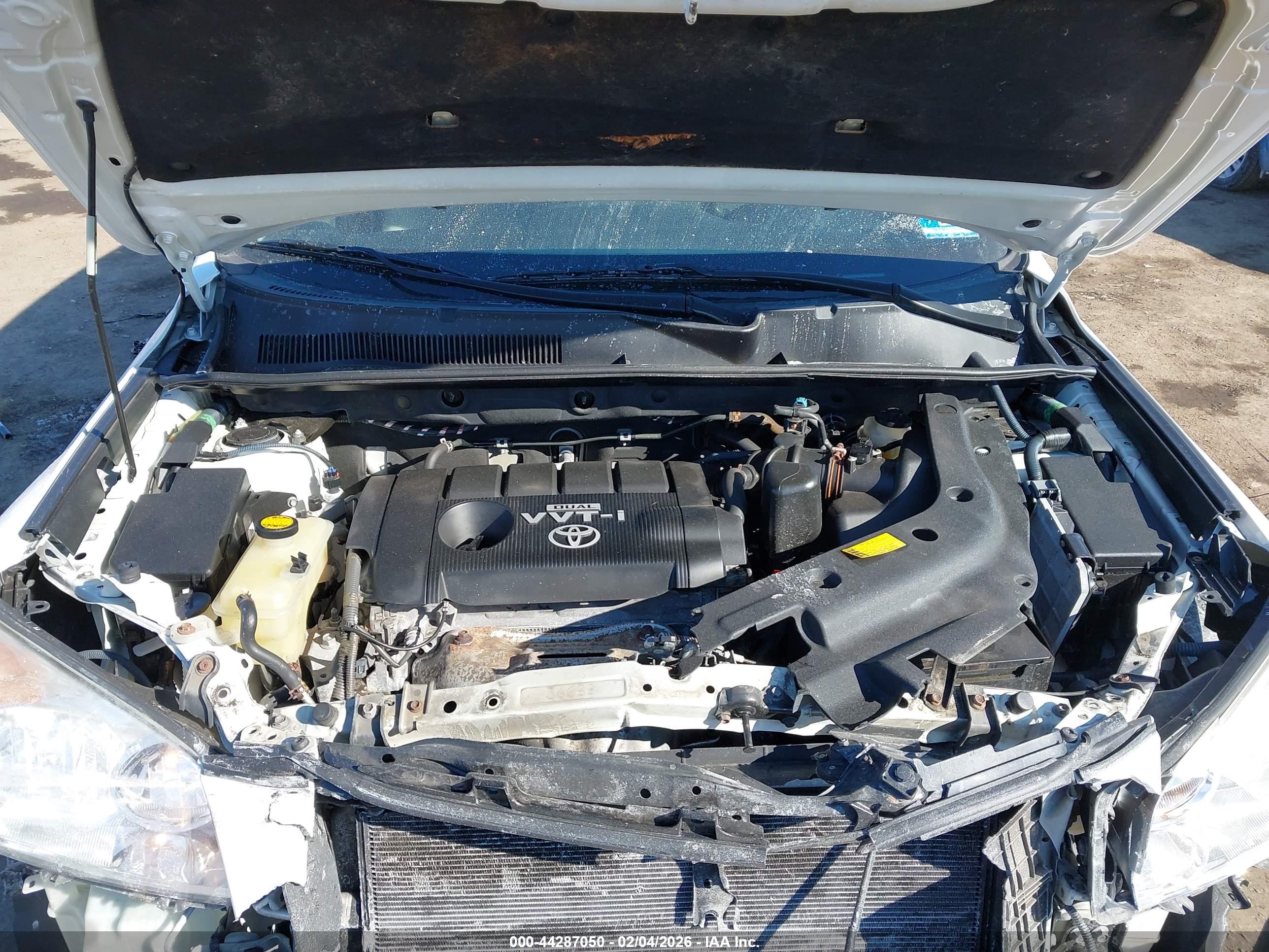TOYOTA RAV4 image 10