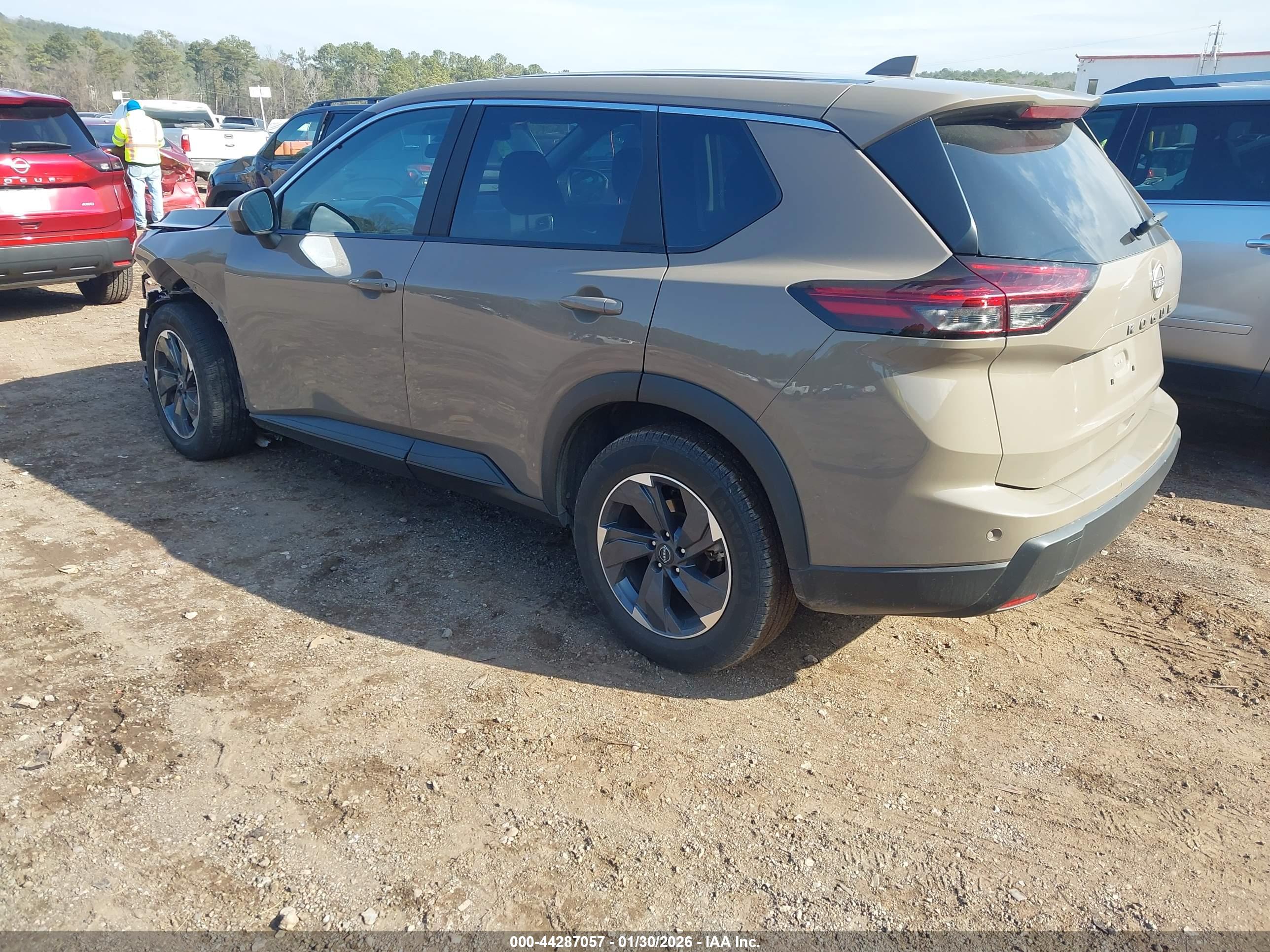 NISSAN ROGUE image 3