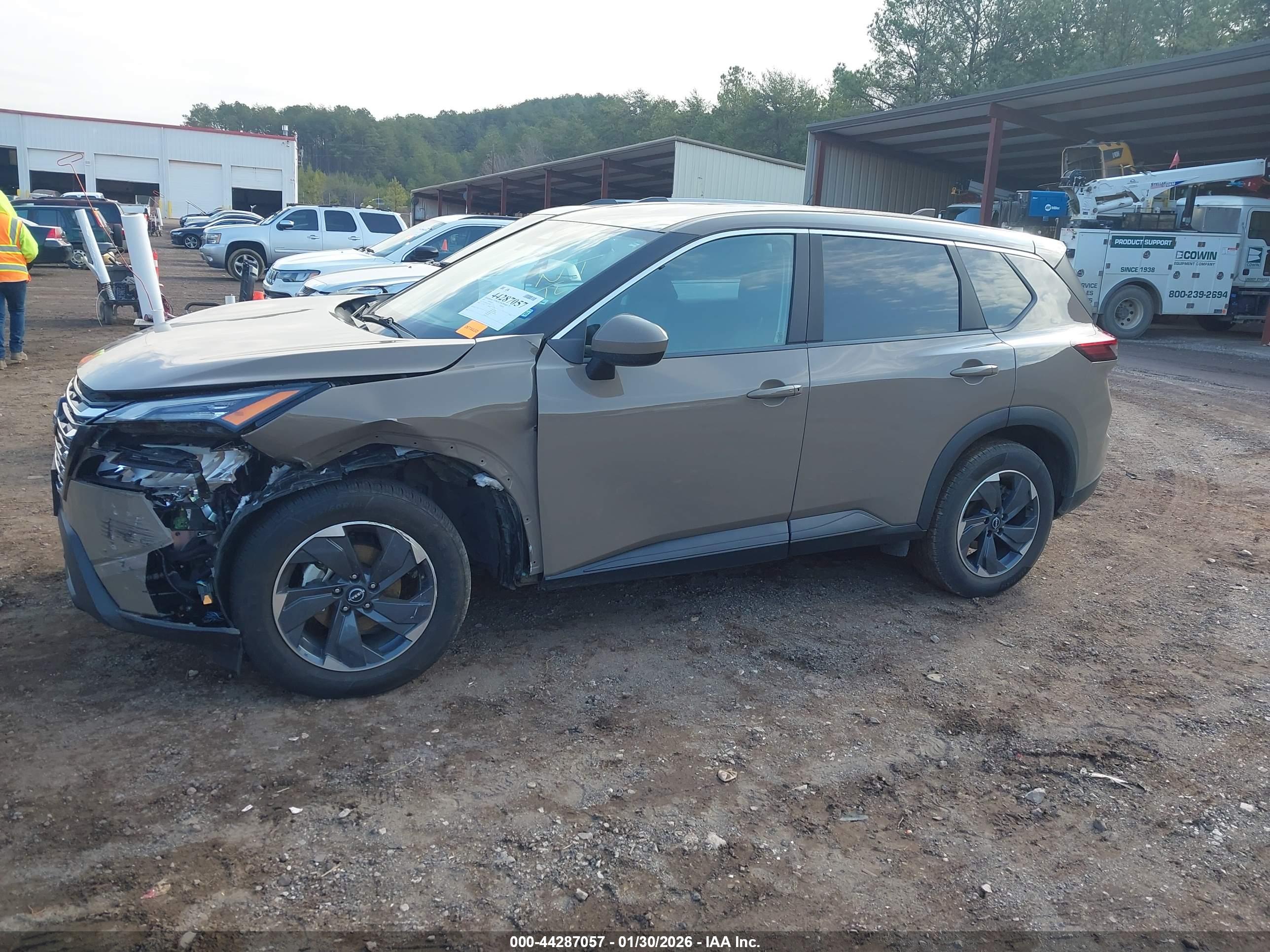 NISSAN ROGUE image 6