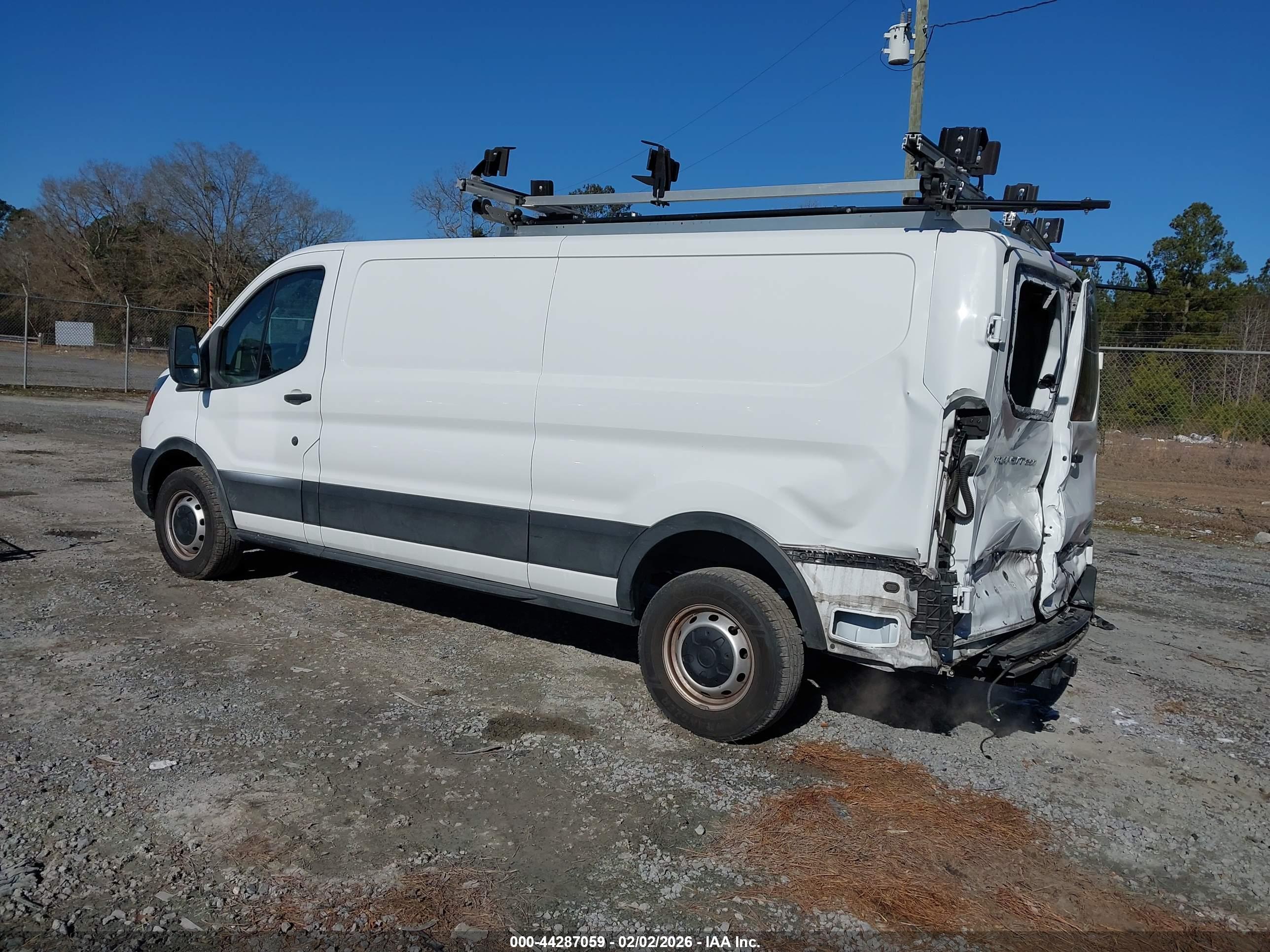 FORD TRANSIT-250 image 3