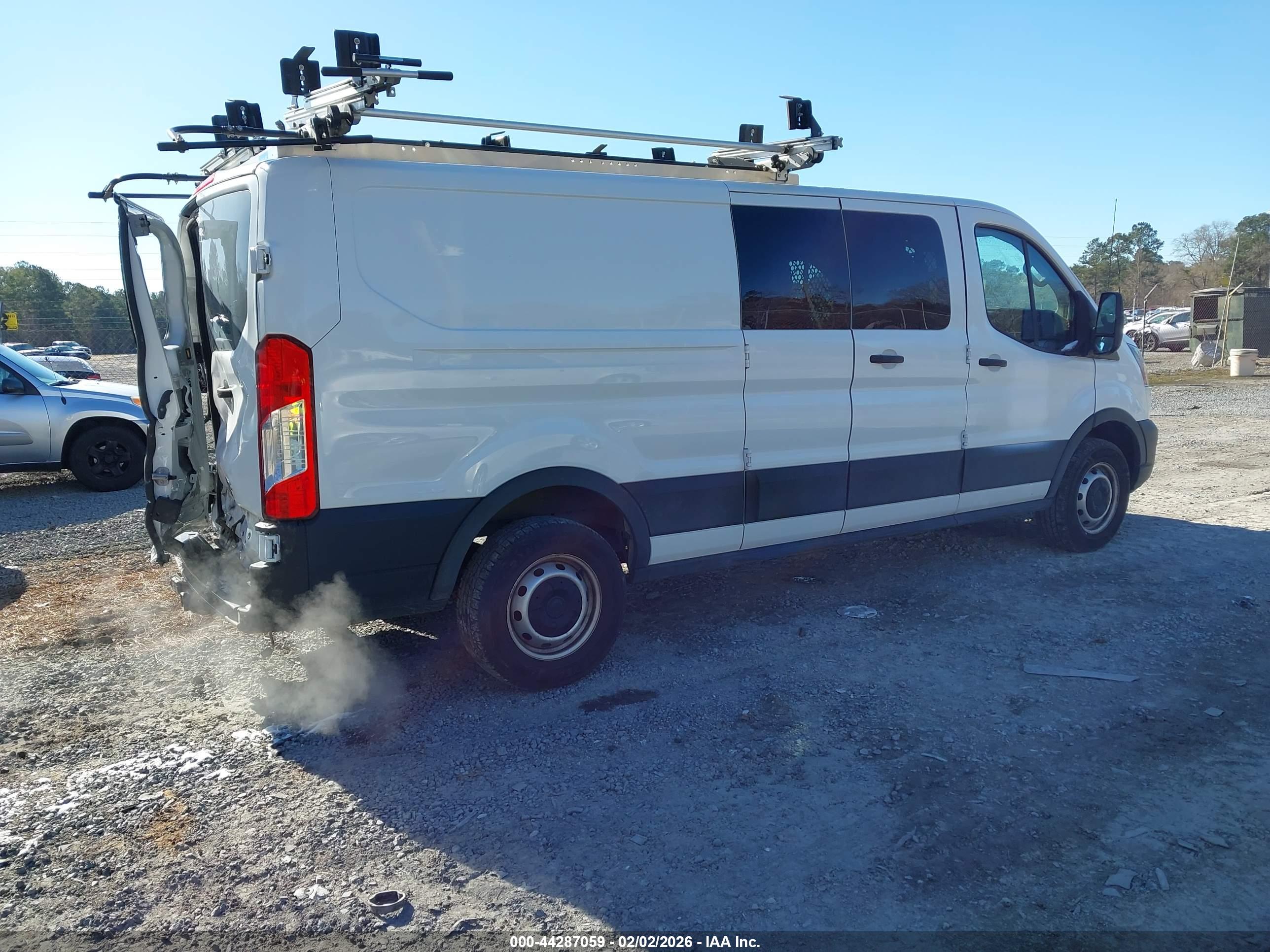 FORD TRANSIT-250 image 4