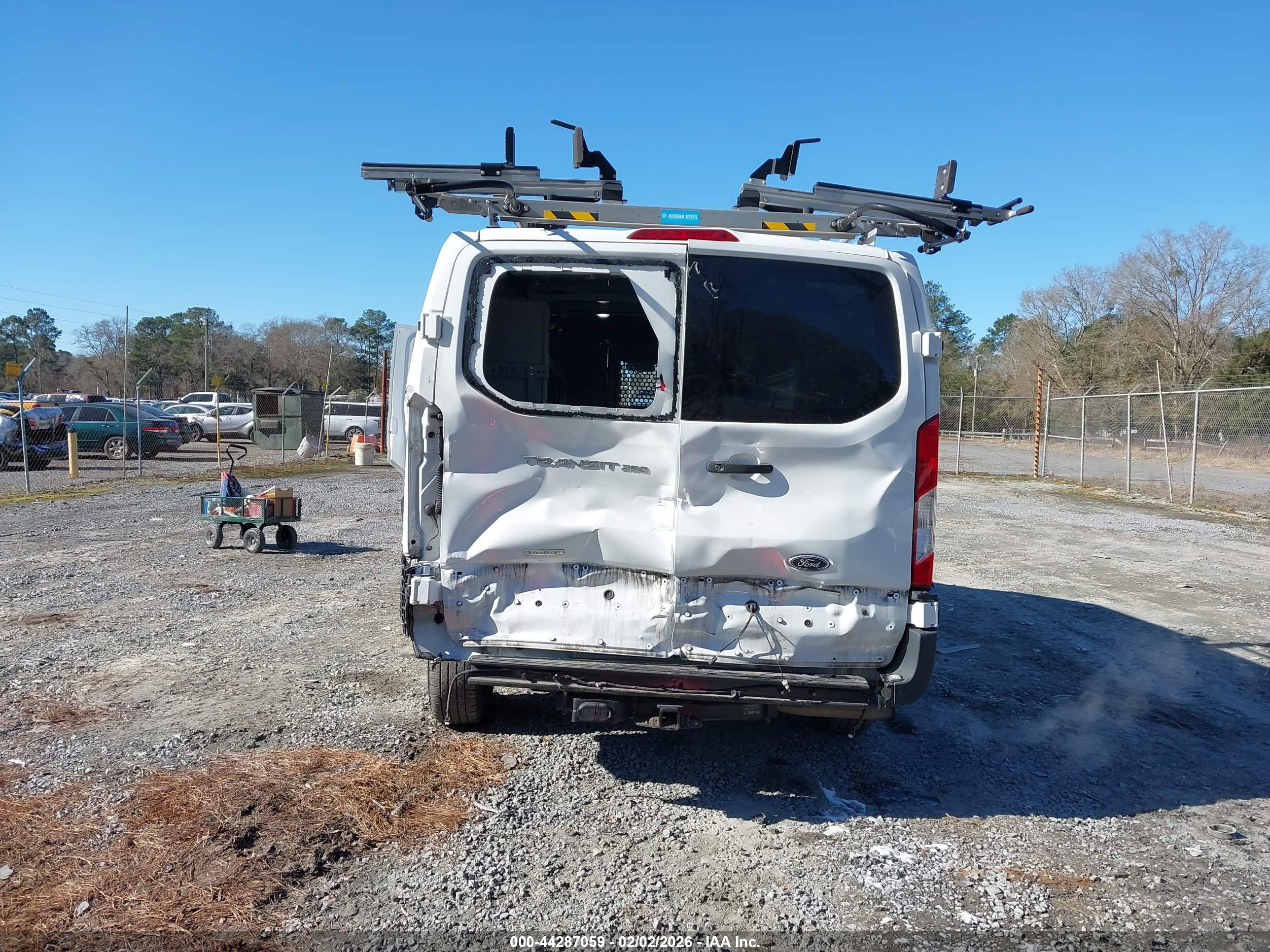FORD TRANSIT-250 image 6