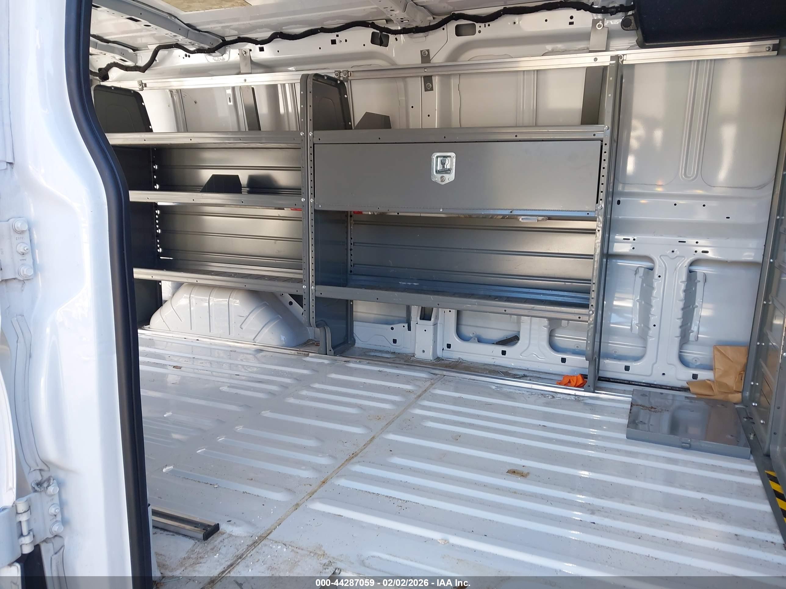 FORD TRANSIT-250 image 8