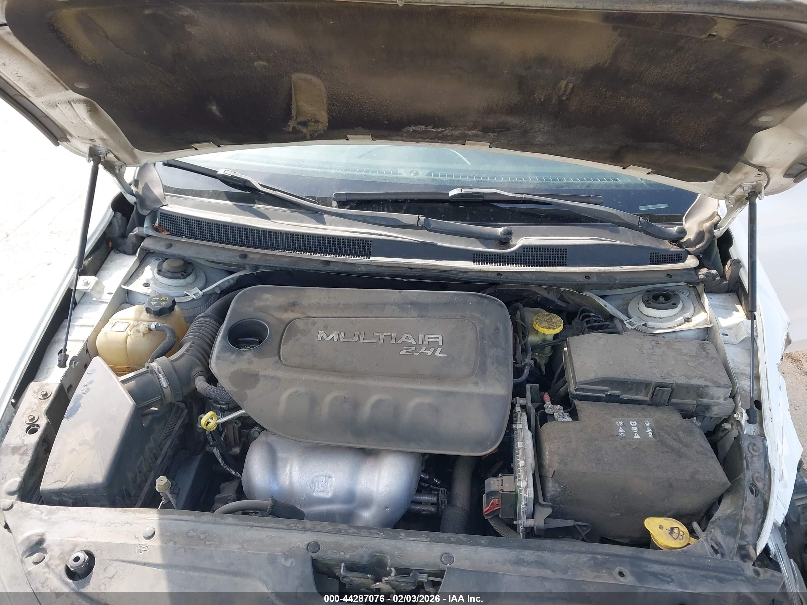 CHRYSLER 200 image 10