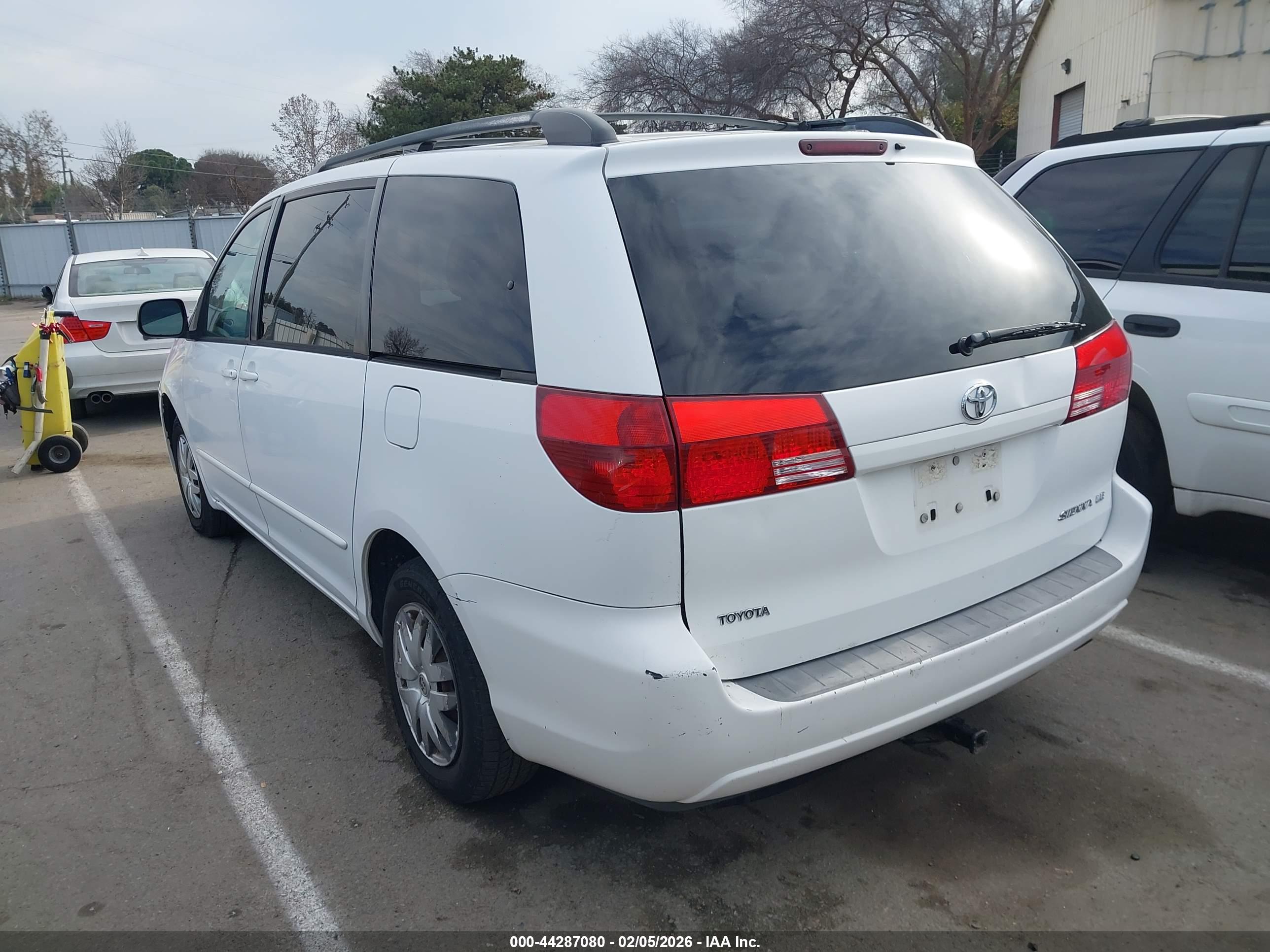 TOYOTA SIENNA image 3