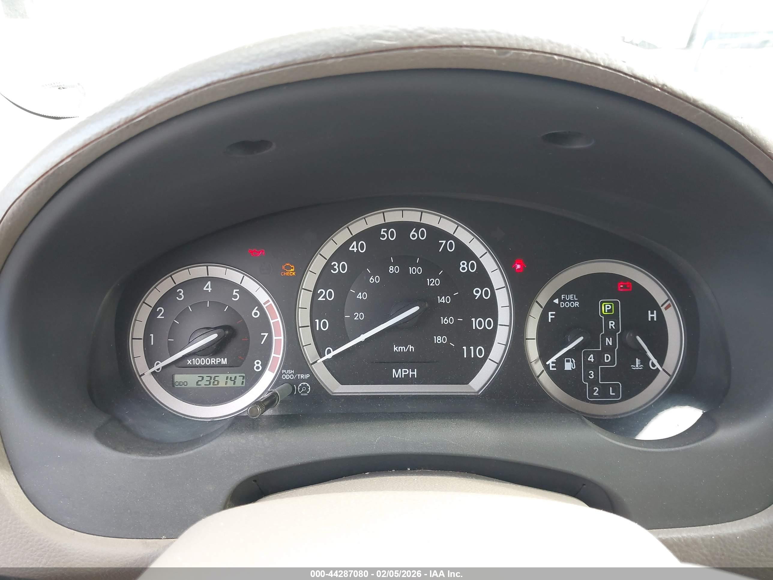 TOYOTA SIENNA image 7