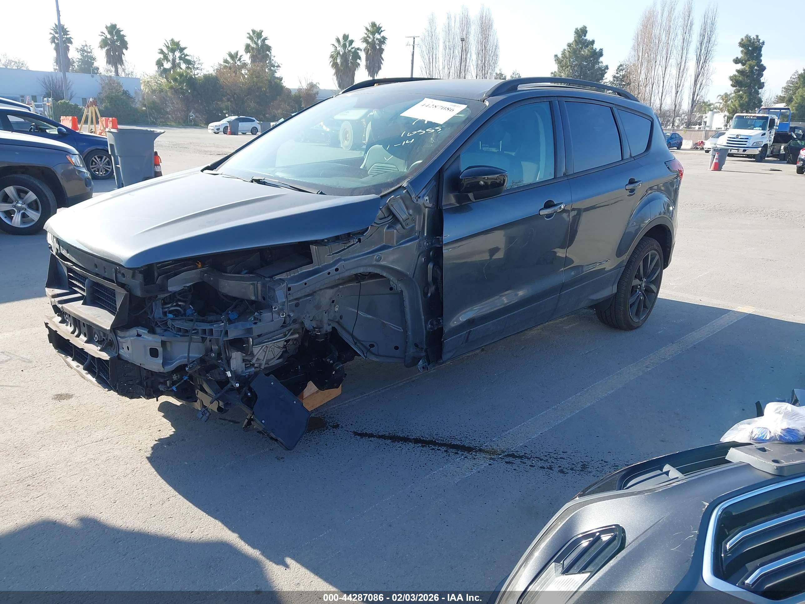 FORD ESCAPE image 2