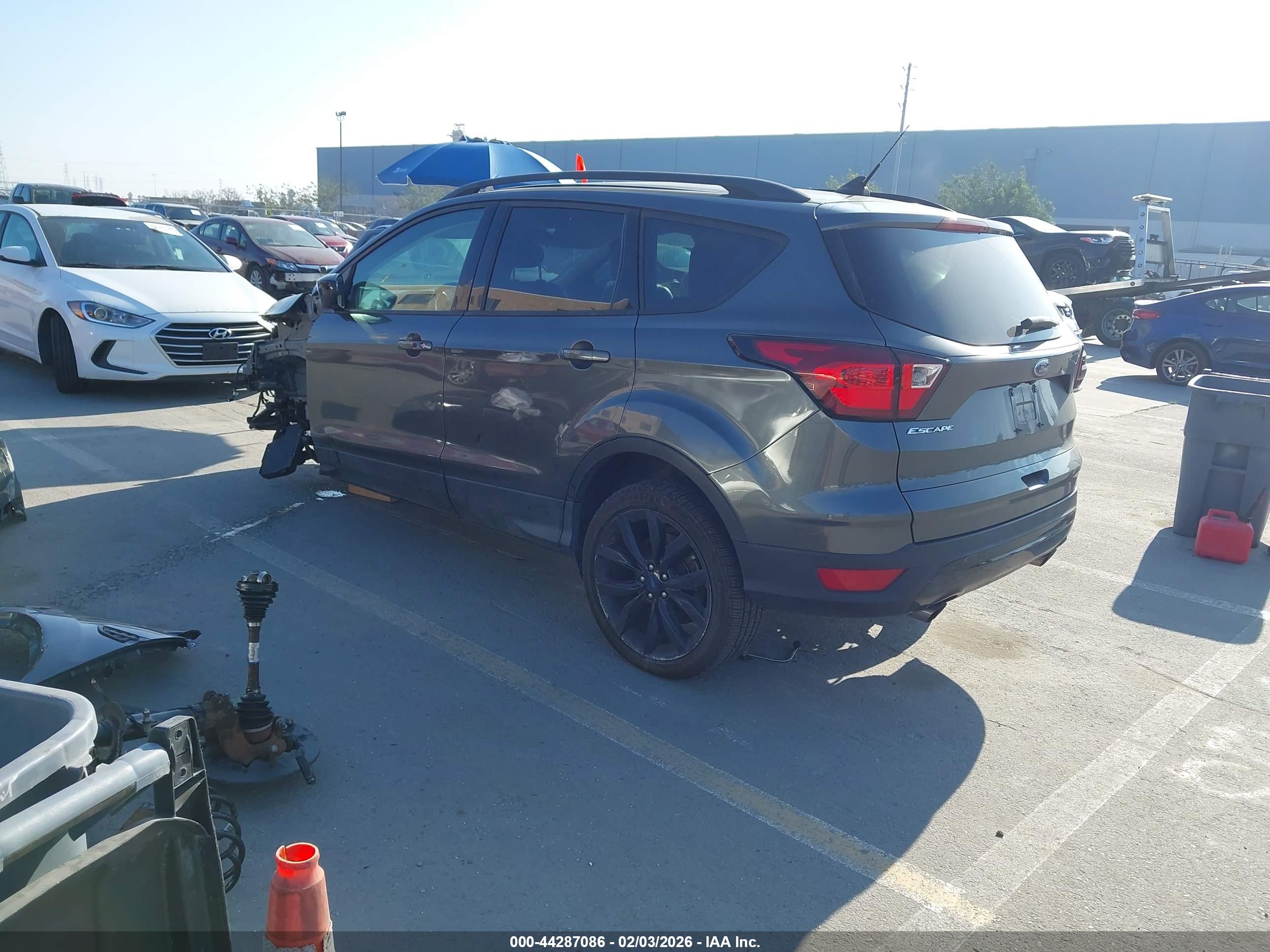 FORD ESCAPE image 3