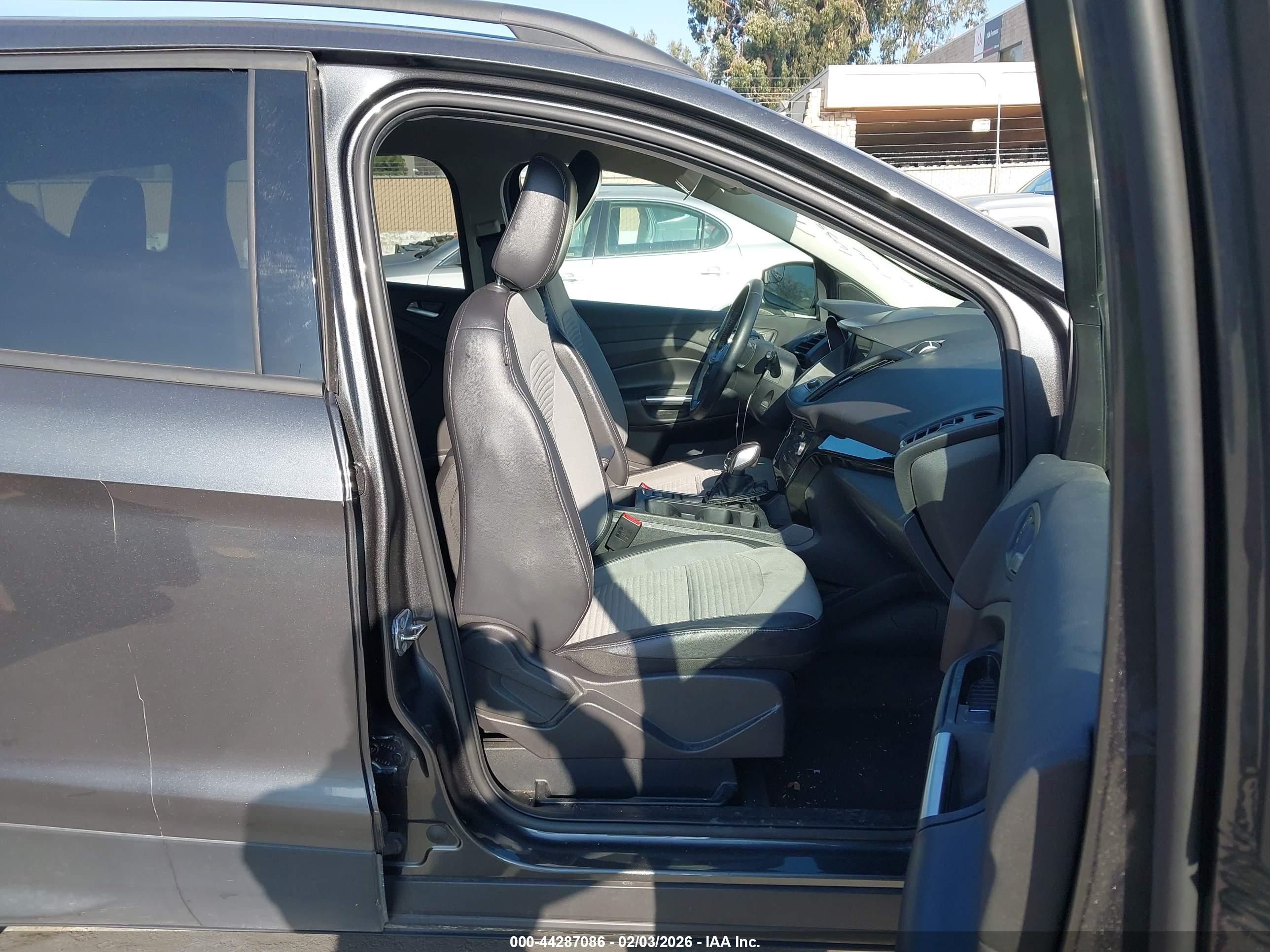 FORD ESCAPE image 5