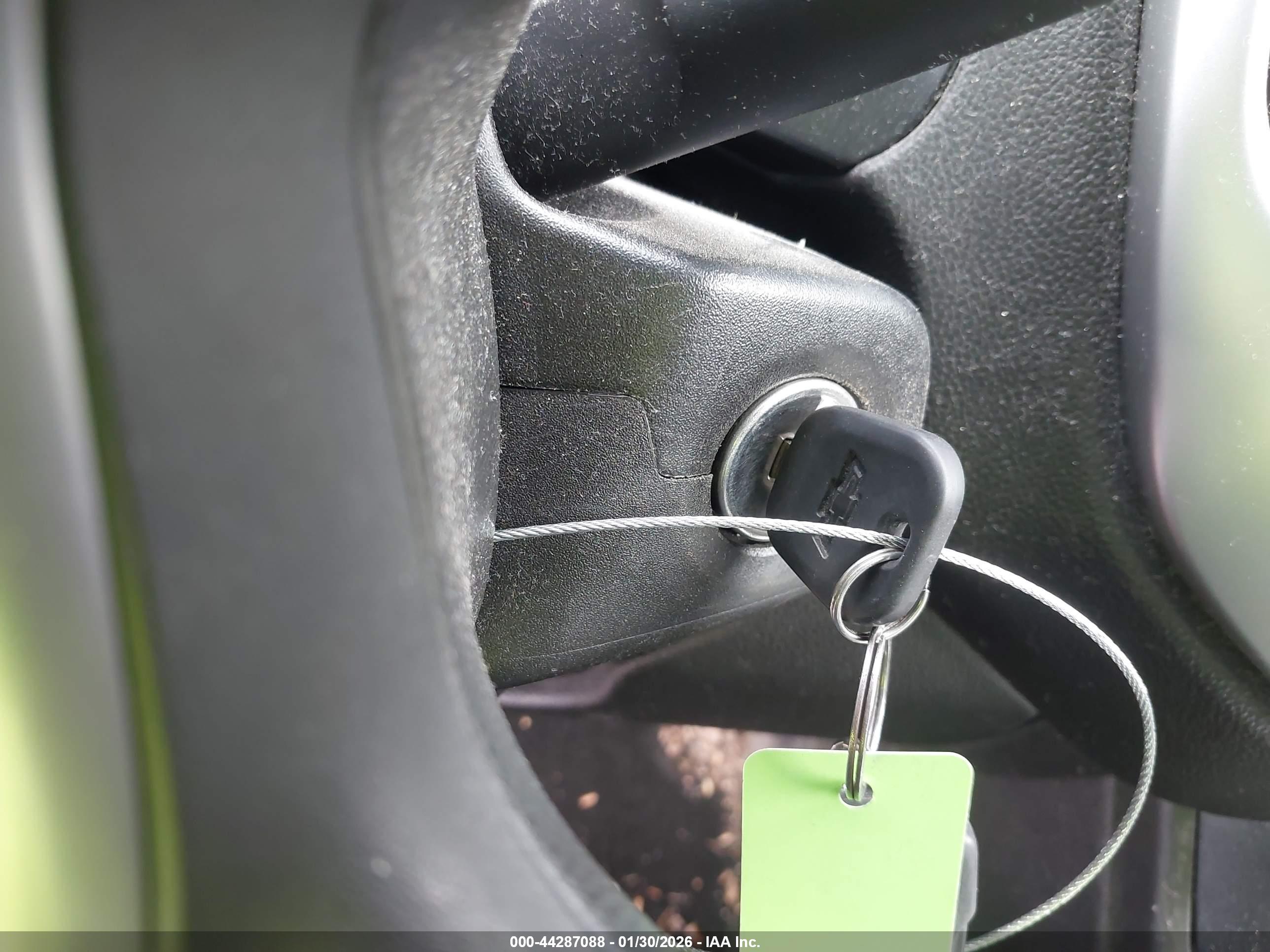 CHEVROLET COLORADO image 11