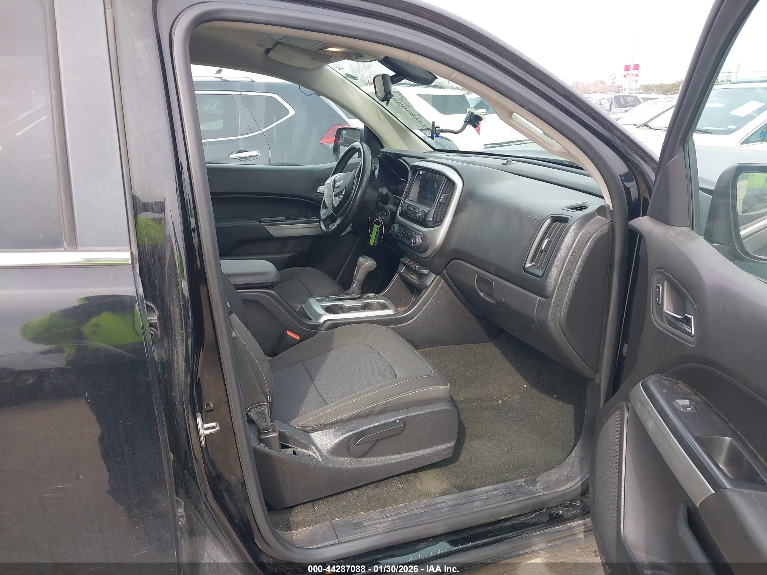 CHEVROLET COLORADO image 5