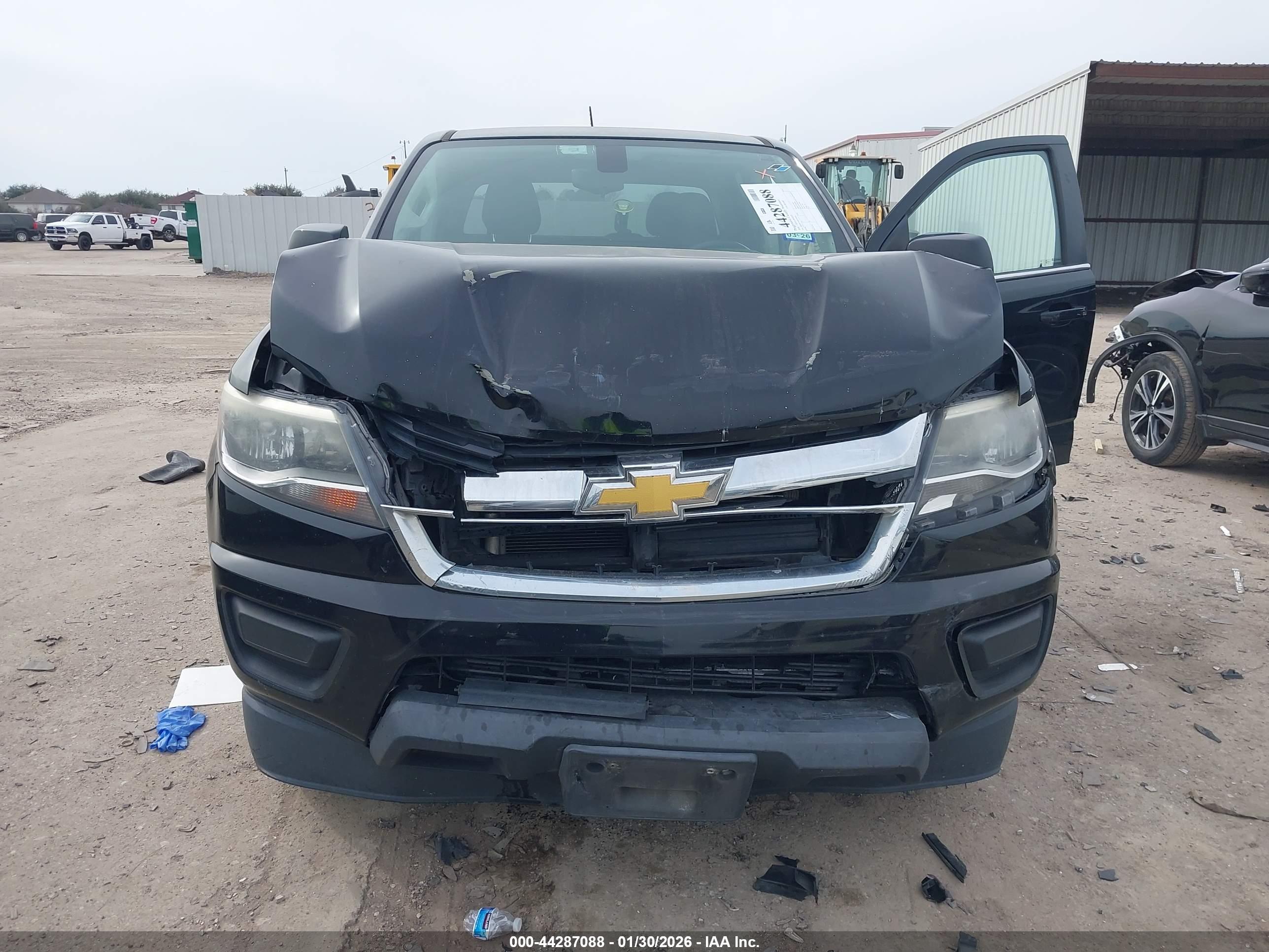 CHEVROLET COLORADO image 6