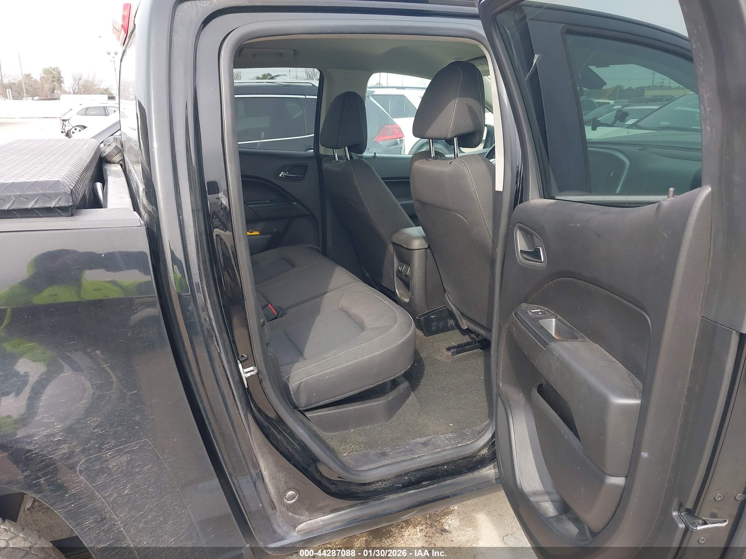 CHEVROLET COLORADO image 8