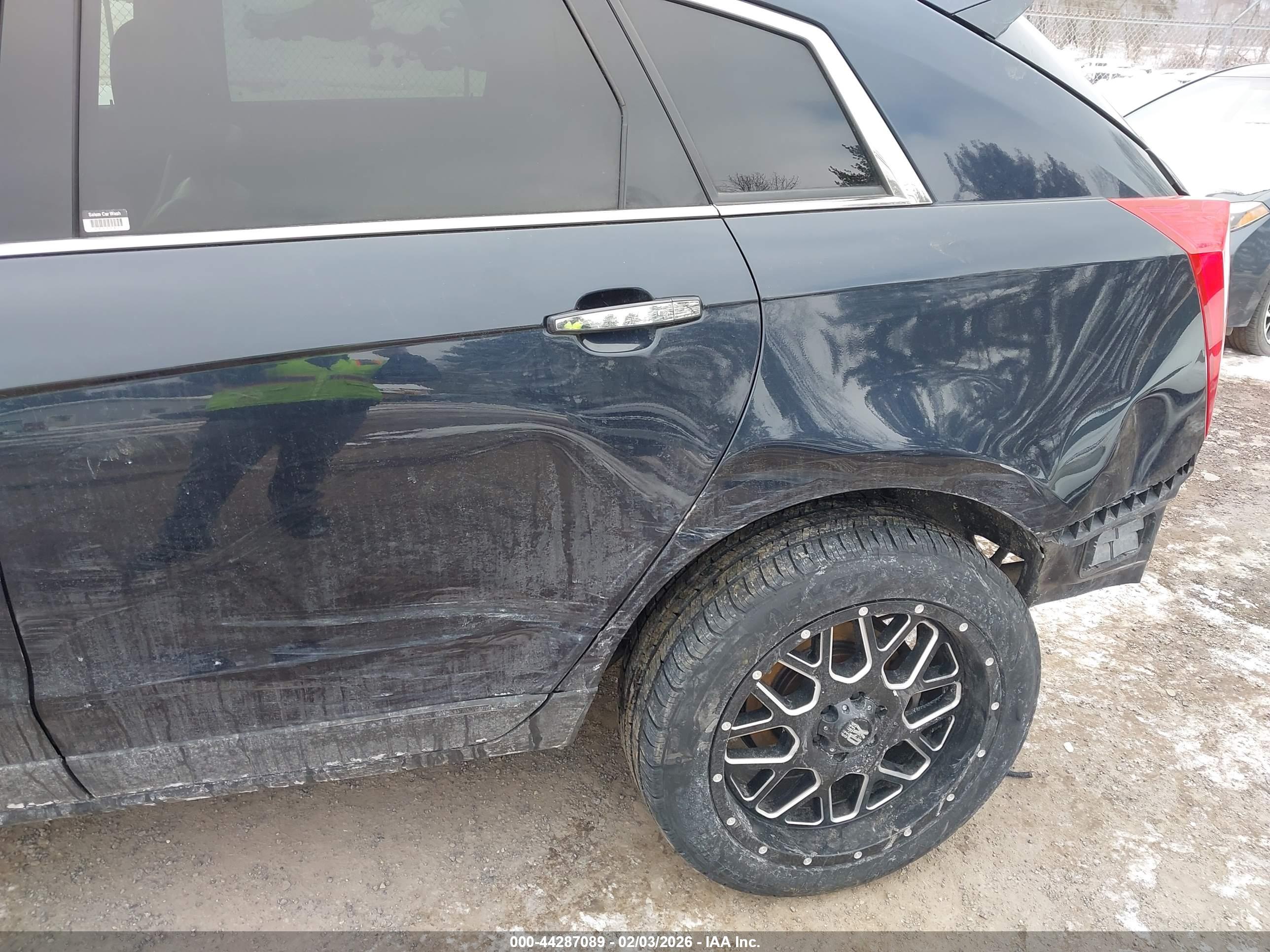 CADILLAC SRX image 6