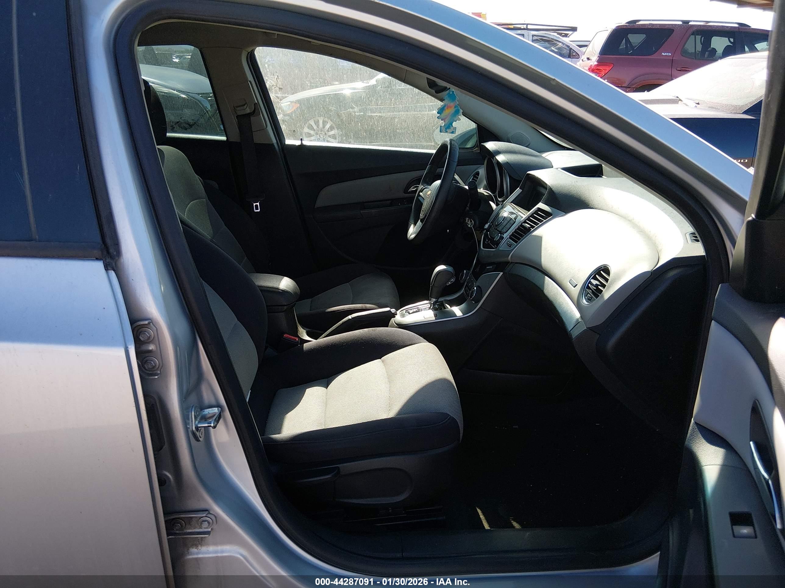 CHEVROLET CRUZE image 5