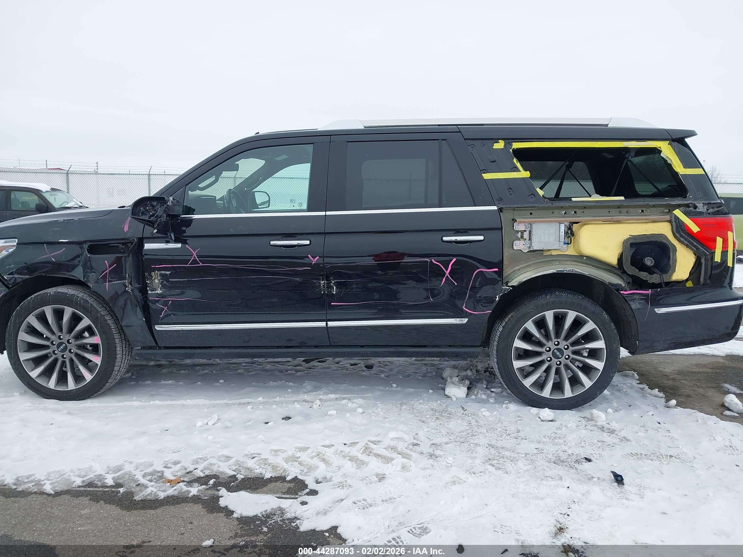 LINCOLN NAVIGATOR image 6