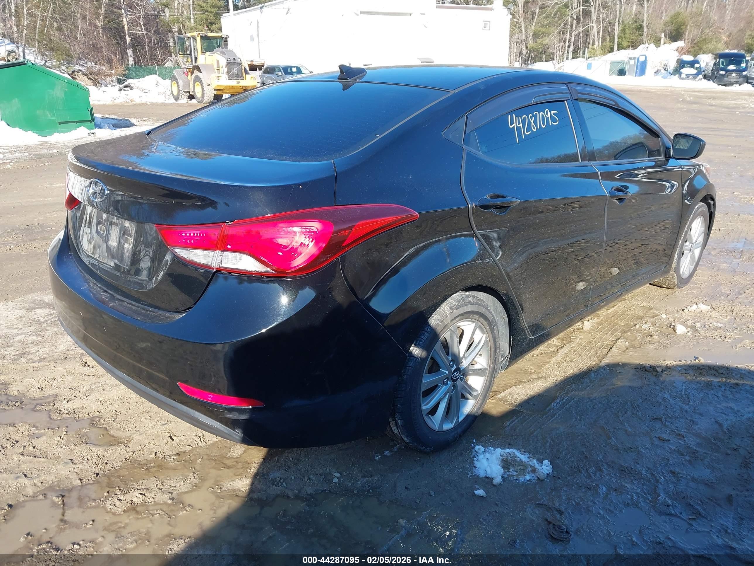 HYUNDAI ELANTRA image 4
