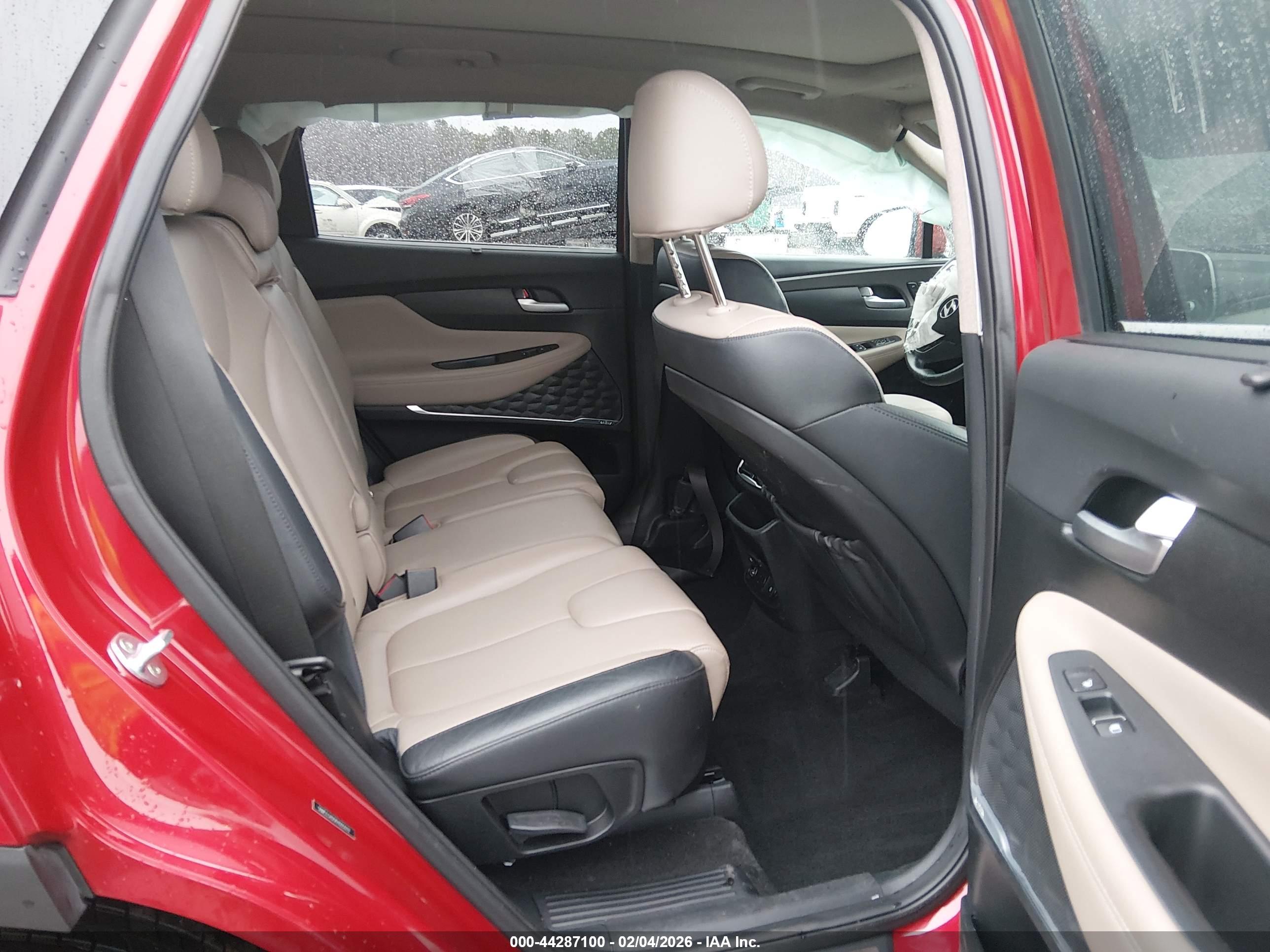 HYUNDAI SANTA image 8