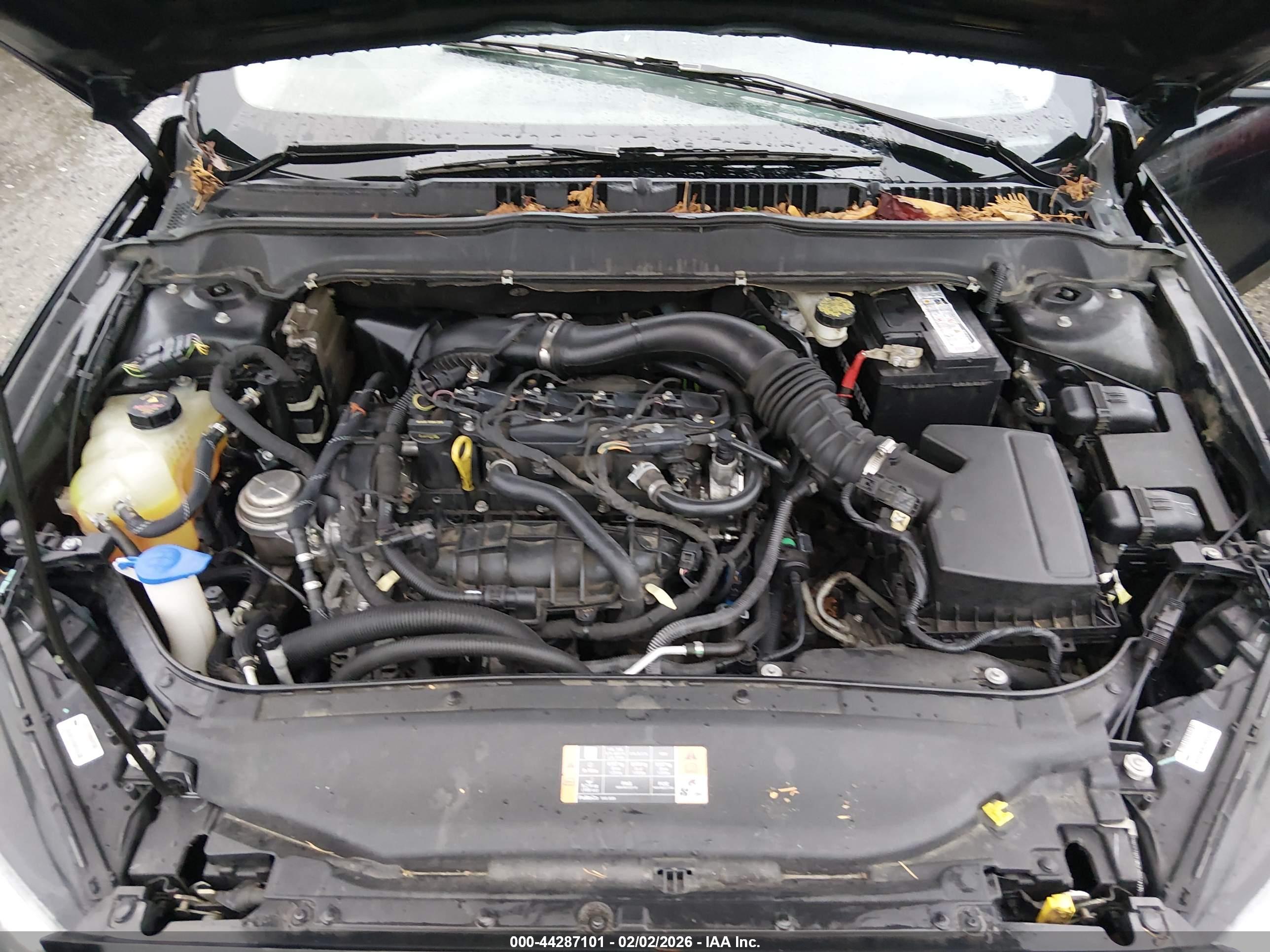 FORD FUSION image 10