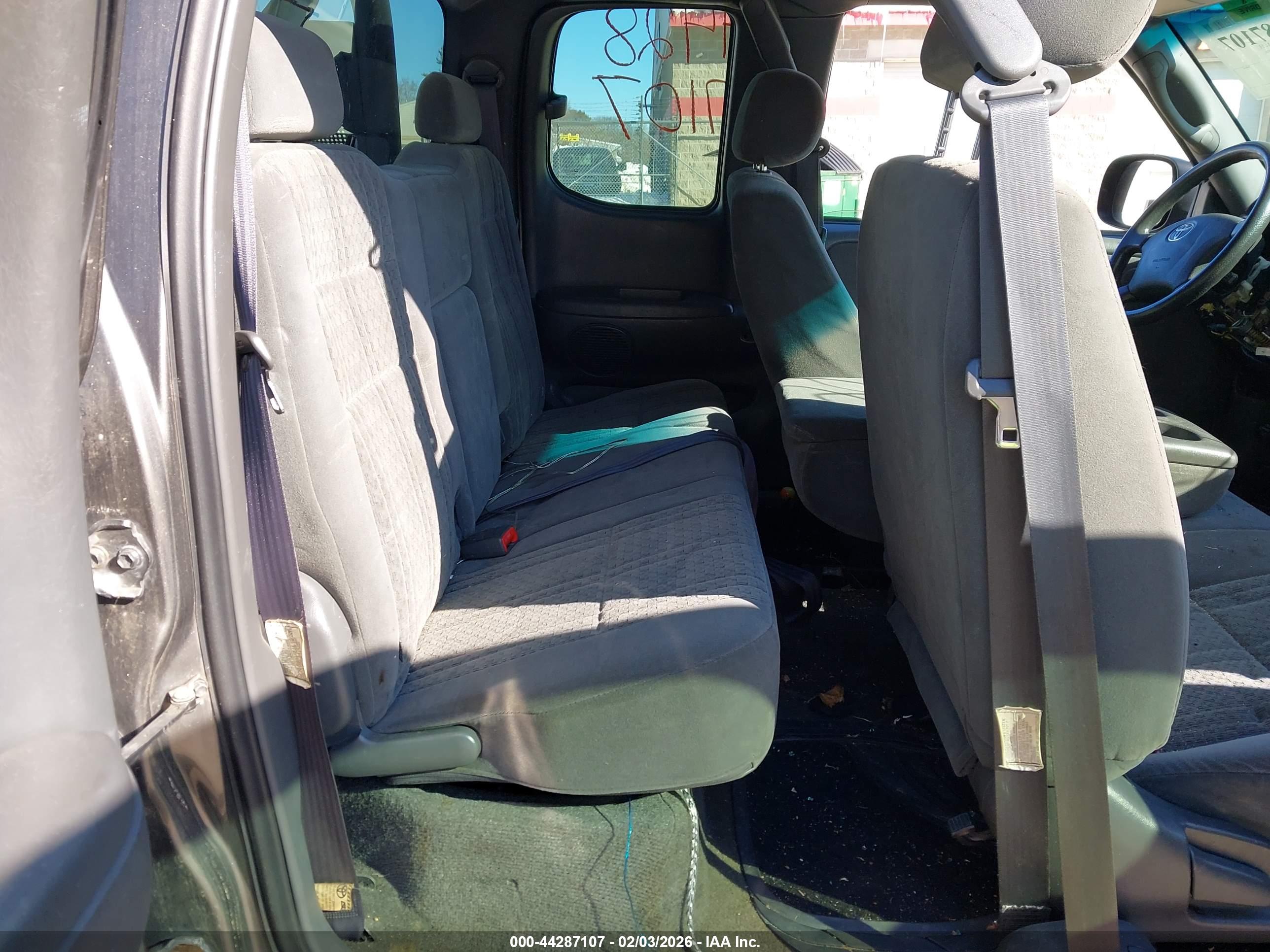 TOYOTA TUNDRA image 8