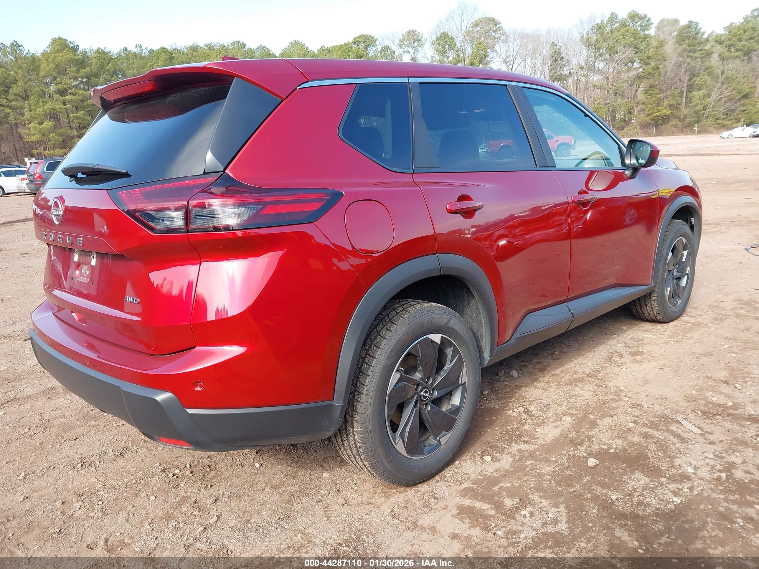 NISSAN ROGUE image 4